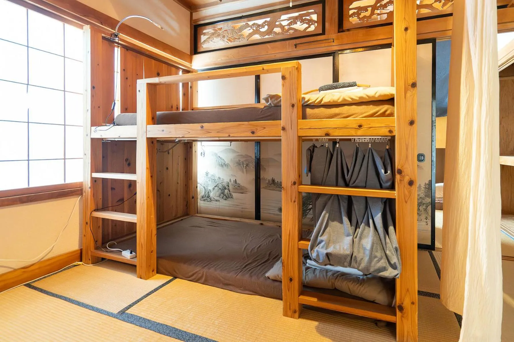 Bed in 1166 Backpackers