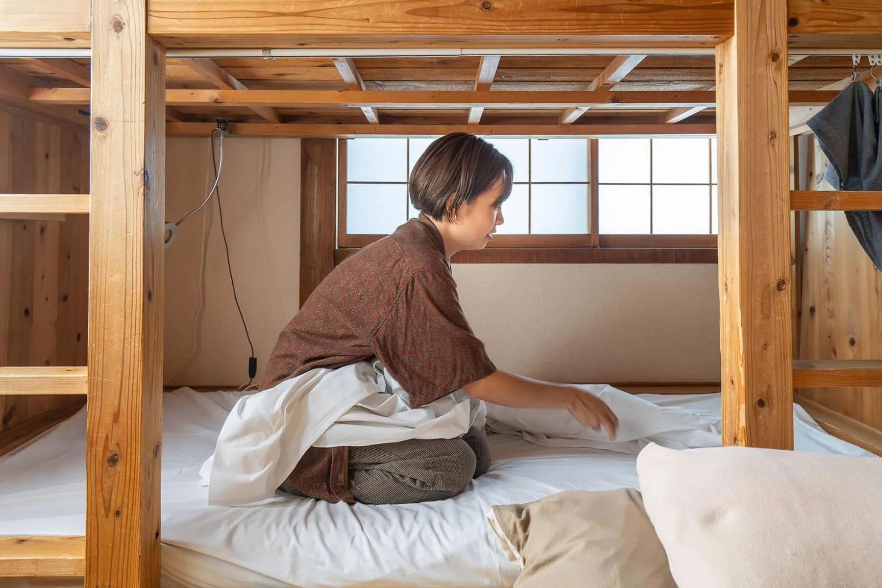 Bed in 1166 Backpackers