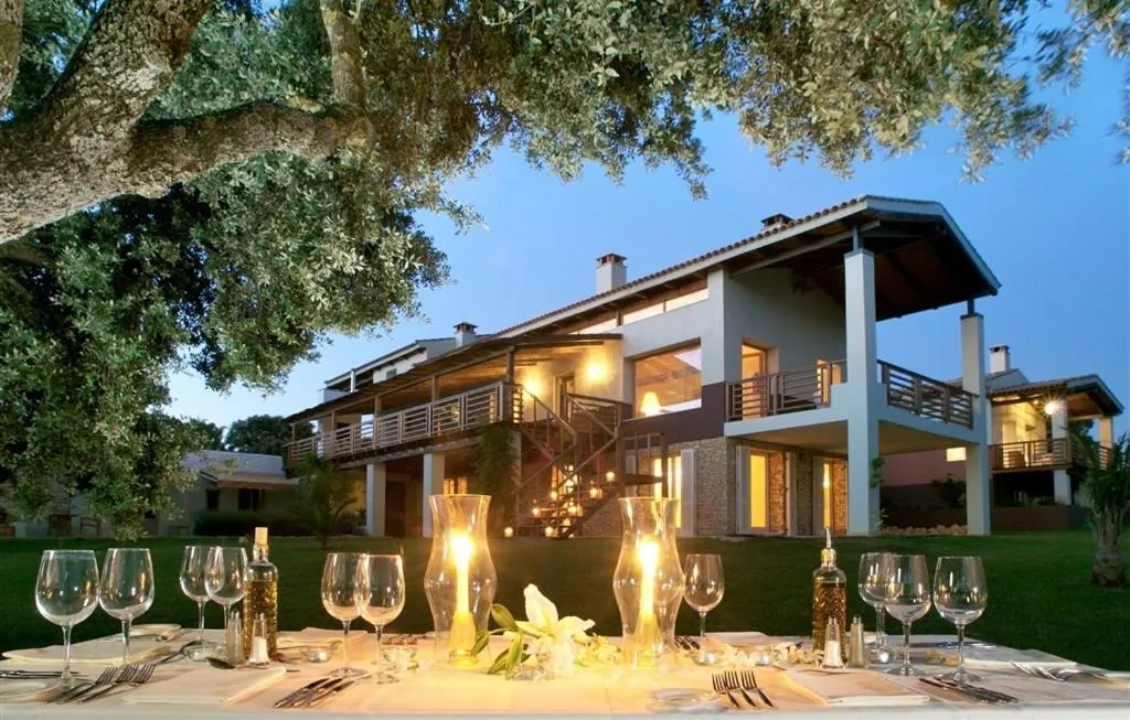 Property building in The Lodge Ronda