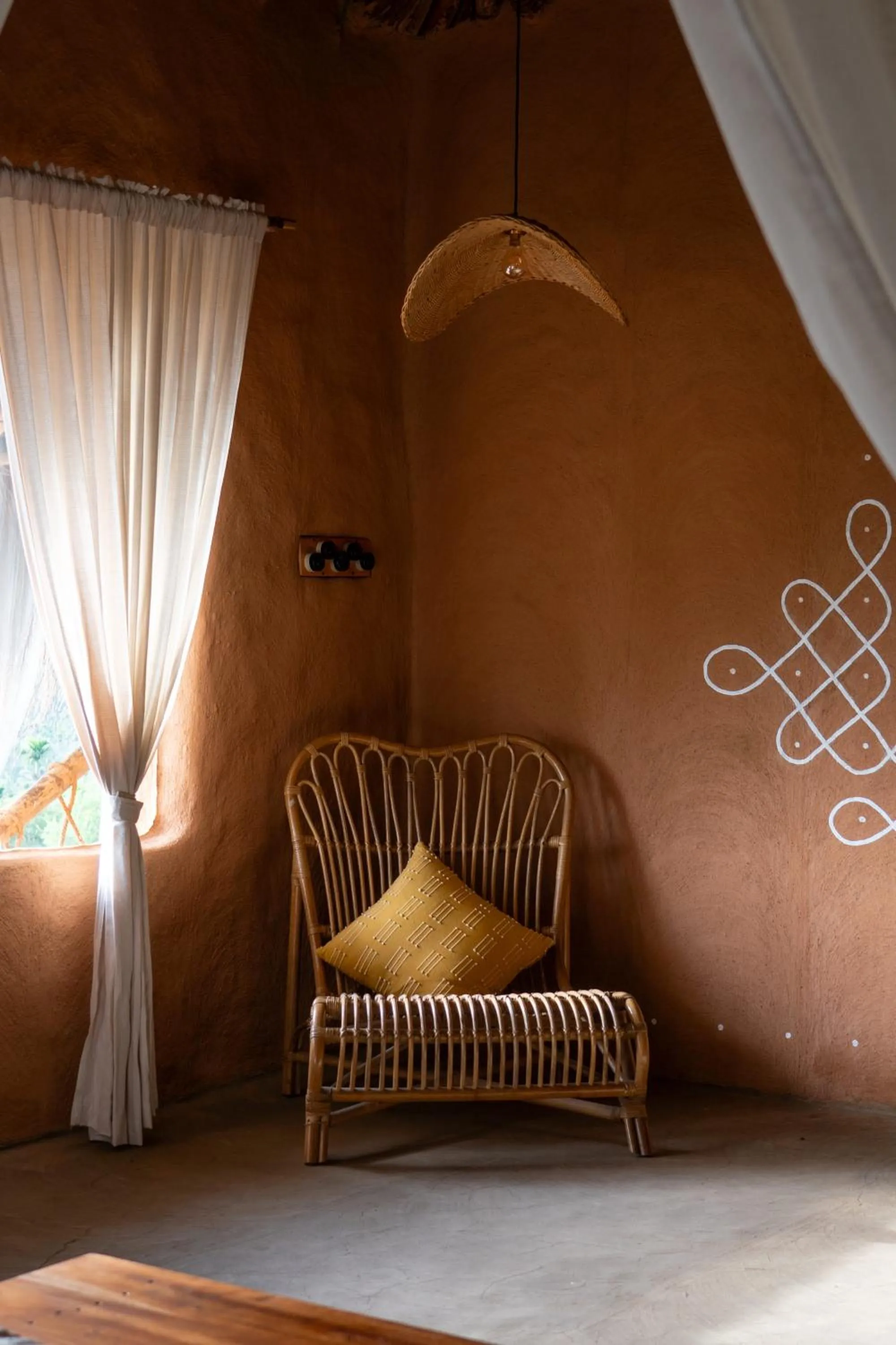 Seating area, Bed in The Mudhouse Marayoor