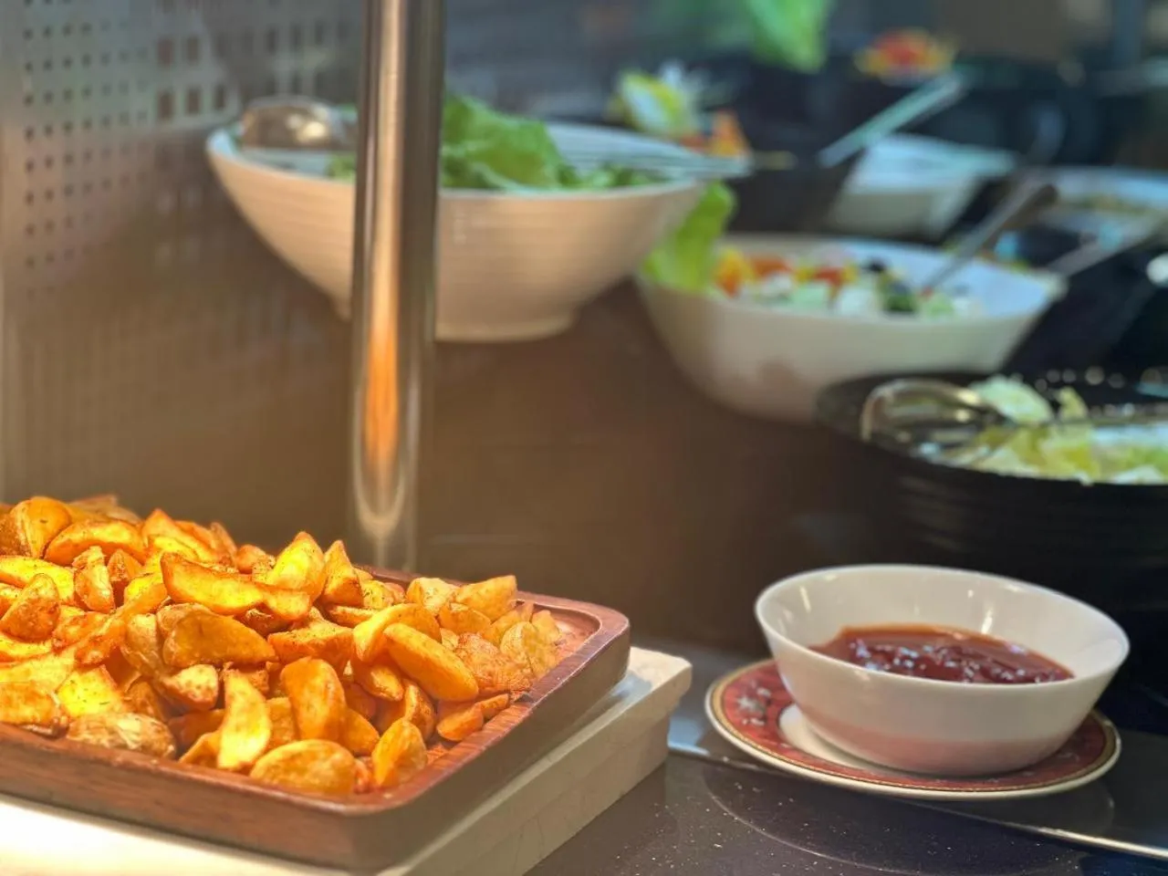 Restaurant/places to eat in Grand Continental Hotel