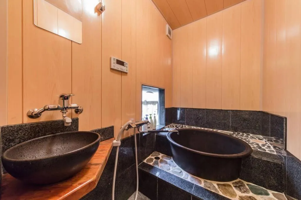 Shirakawa Cottage