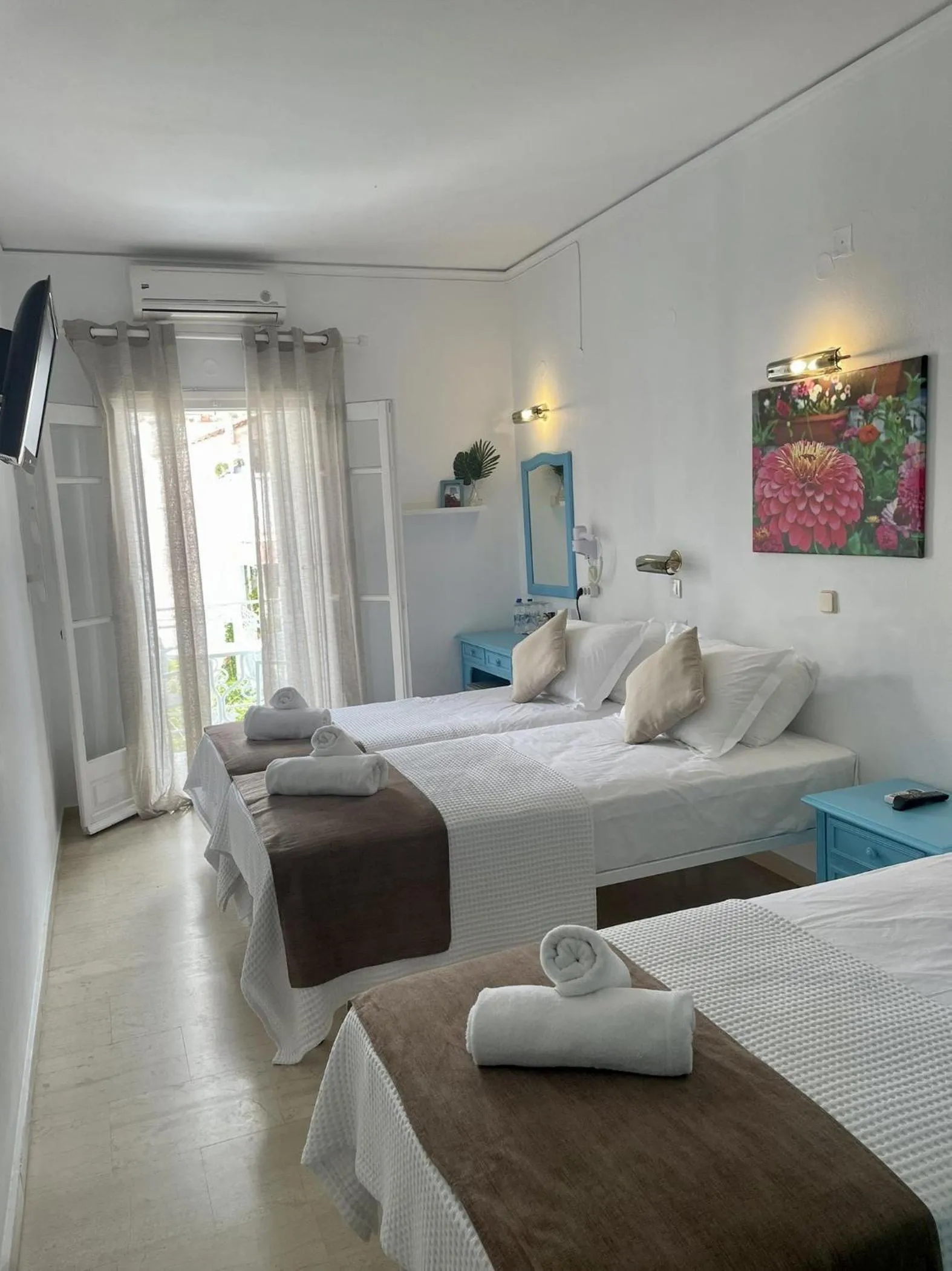 Stratos Hotel
