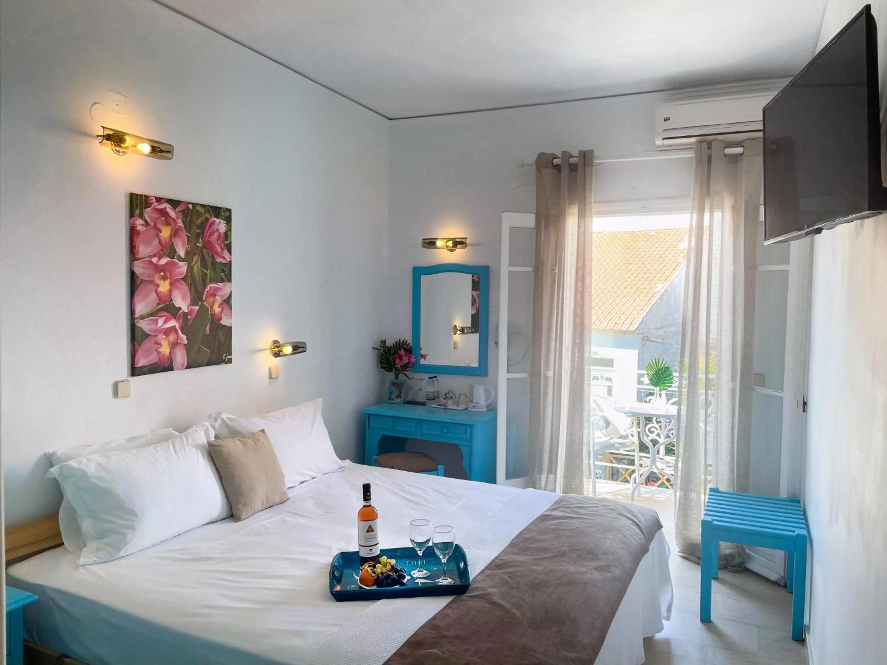 Stratos Hotel