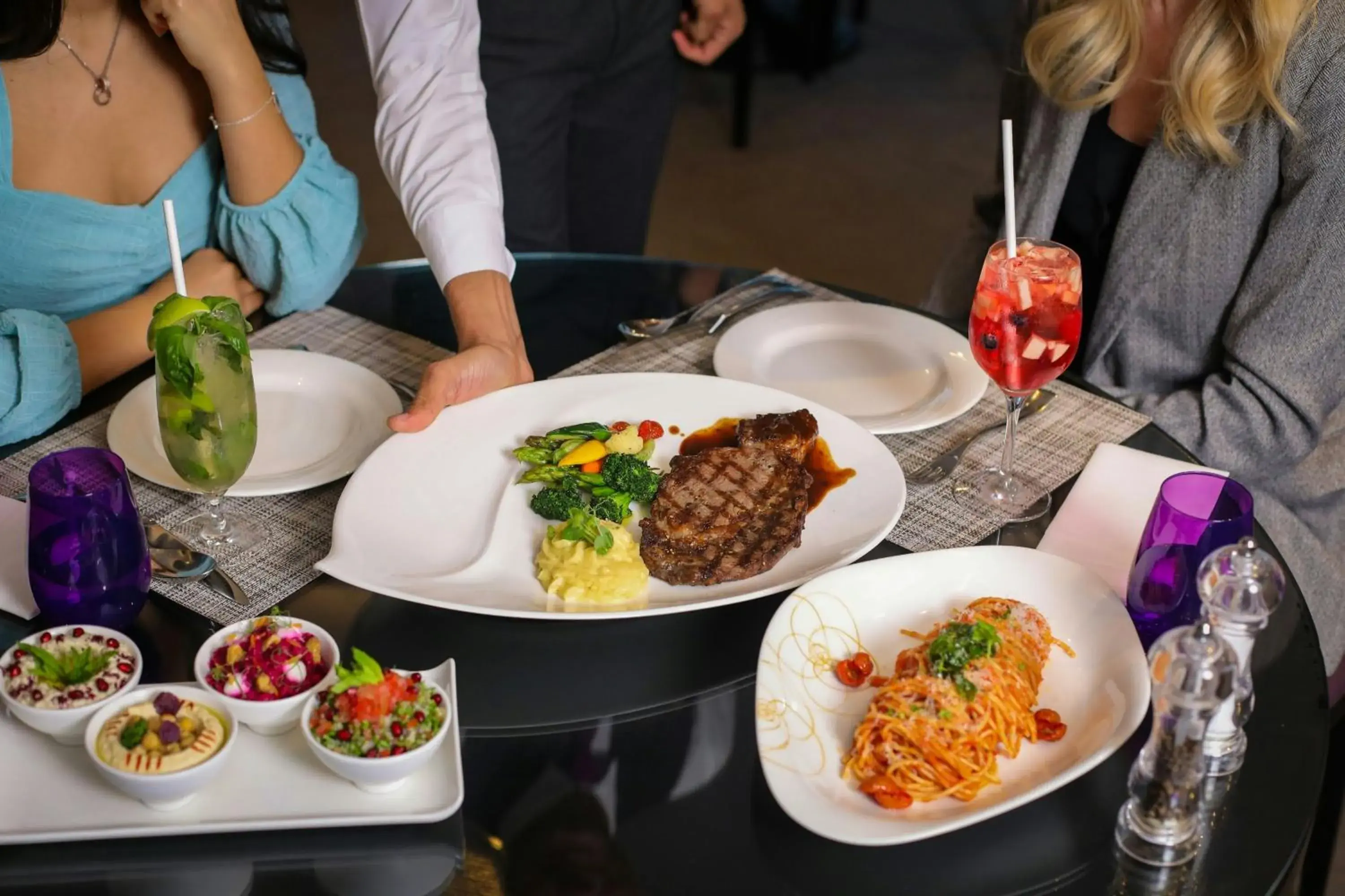 Restaurant/places to eat in Qabila Westbay Hotel Restaurant/places to eat in Qabila Westbay Hotel