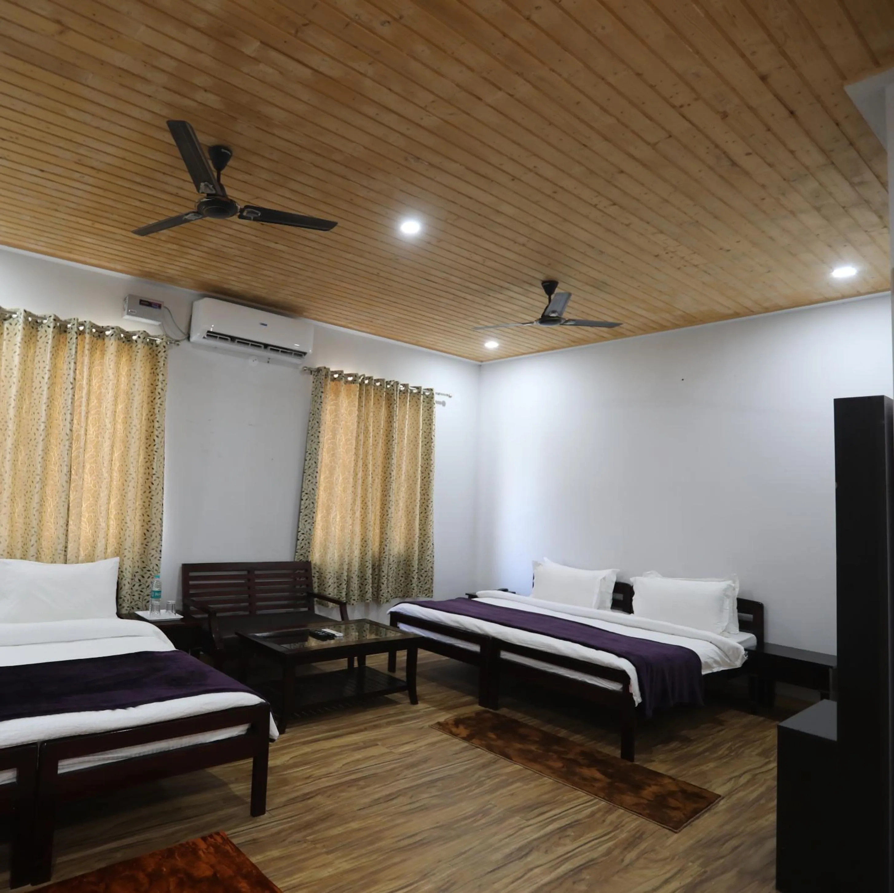 Bedroom, Bed in Le ROI Floating Huts & Eco Rooms Tehri