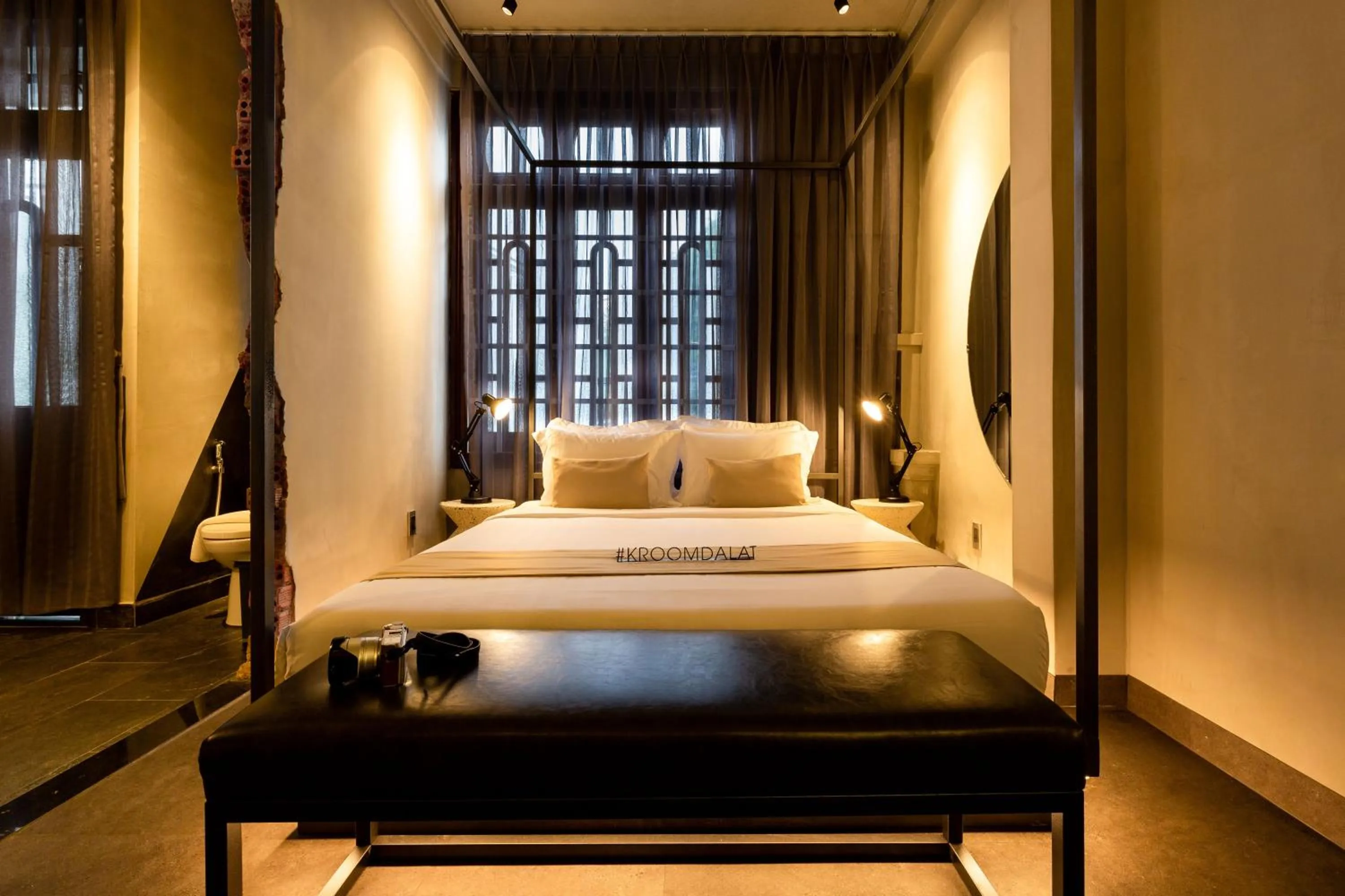 Bathroom in Blue Fingers KRoom Dalat