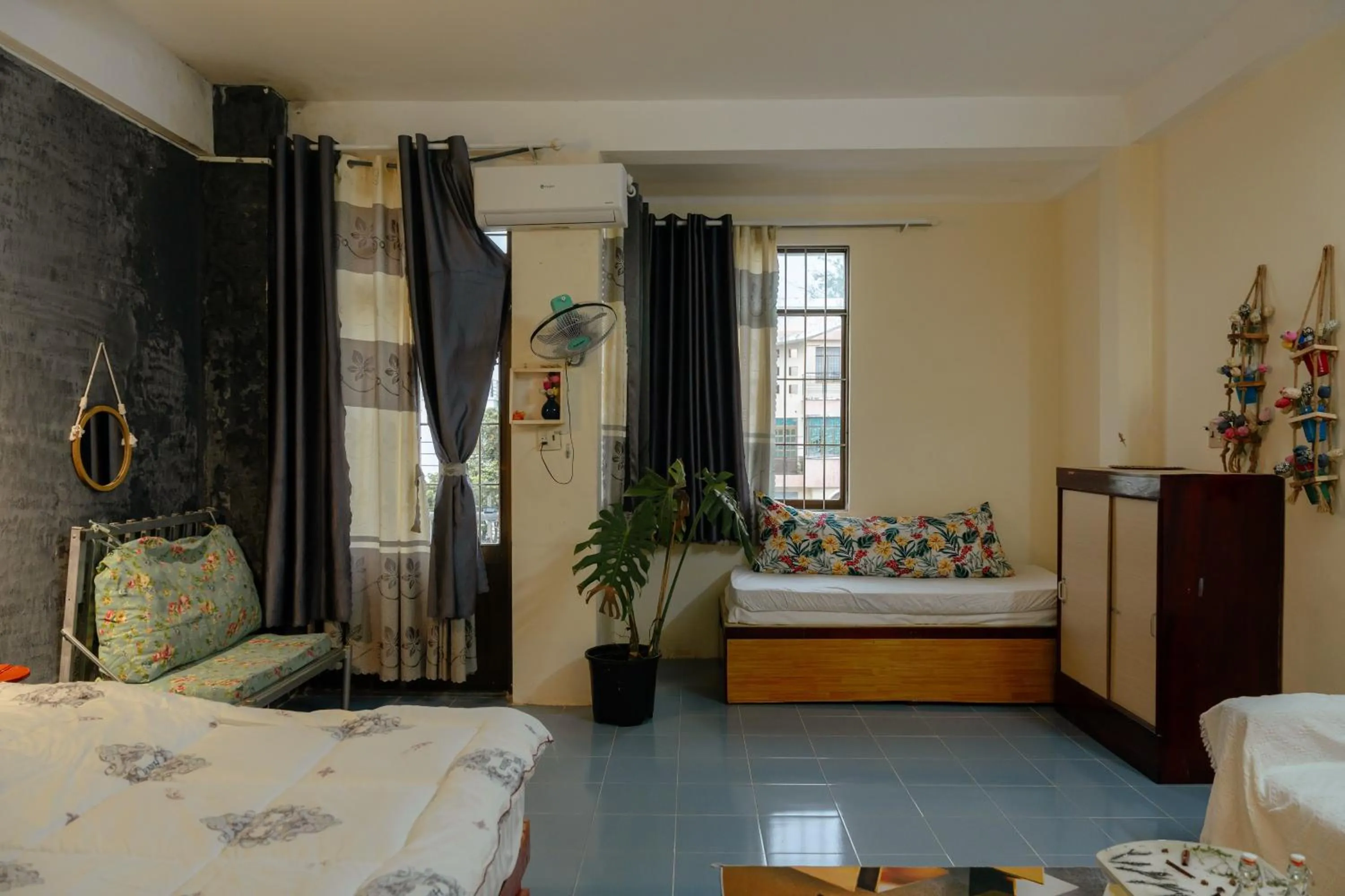 Day, Bed in Bụi Hostel - Ferry to Rạch Giá