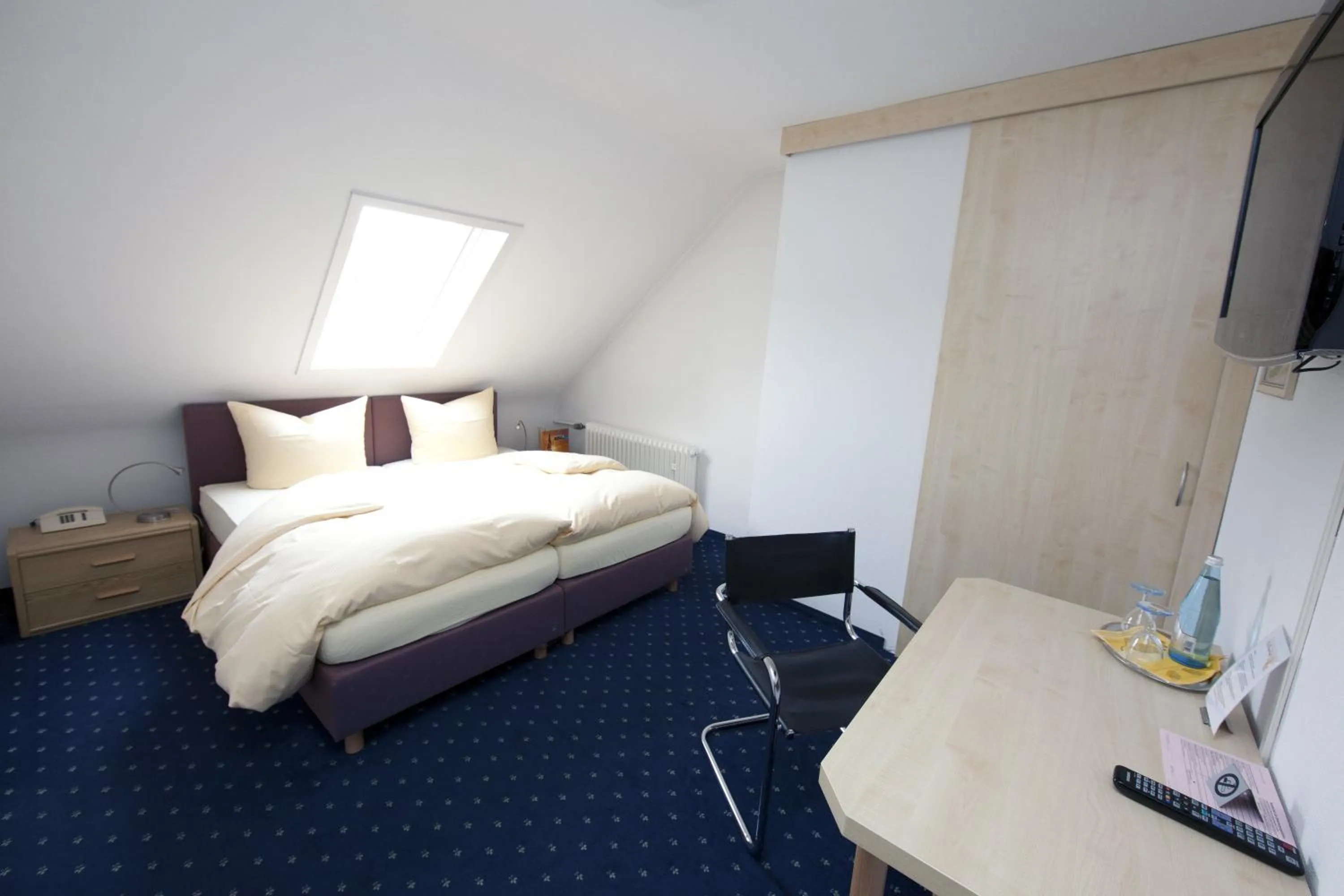 Photo of the whole room, Bed in Hotel Restaurant Engel