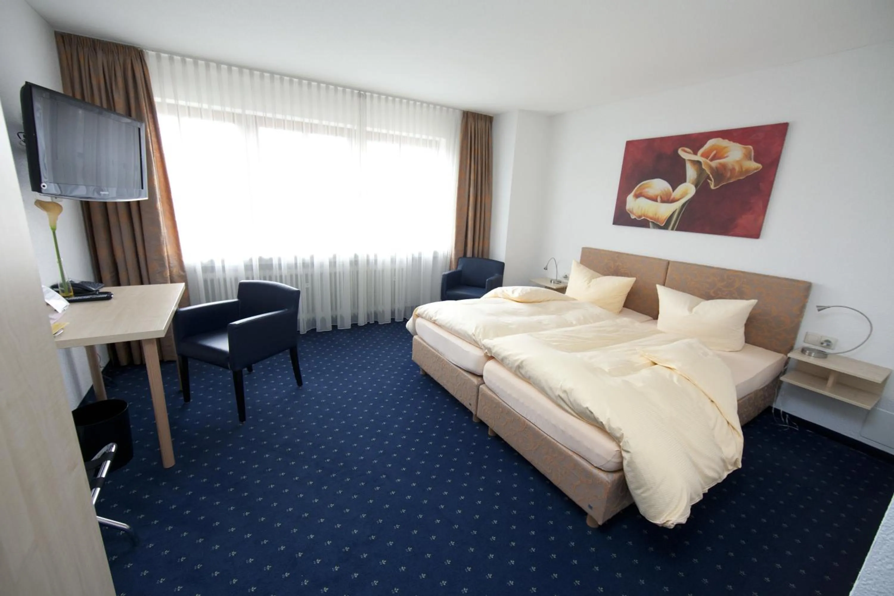 Photo of the whole room, Bed in Hotel Restaurant Engel