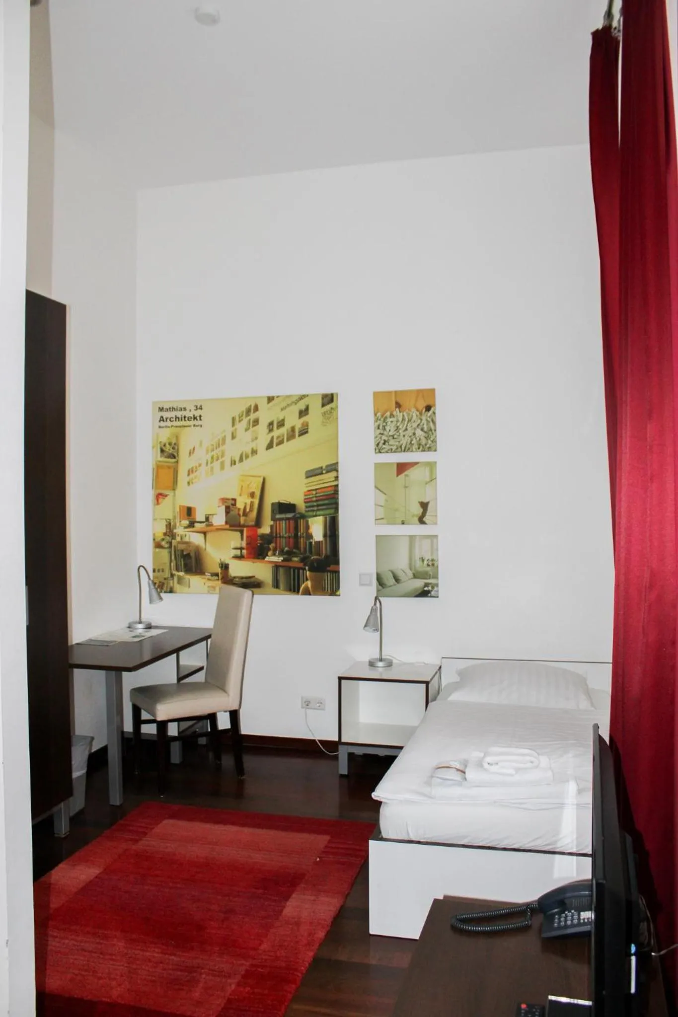 Bed in GLS Studio Hotel Berlin