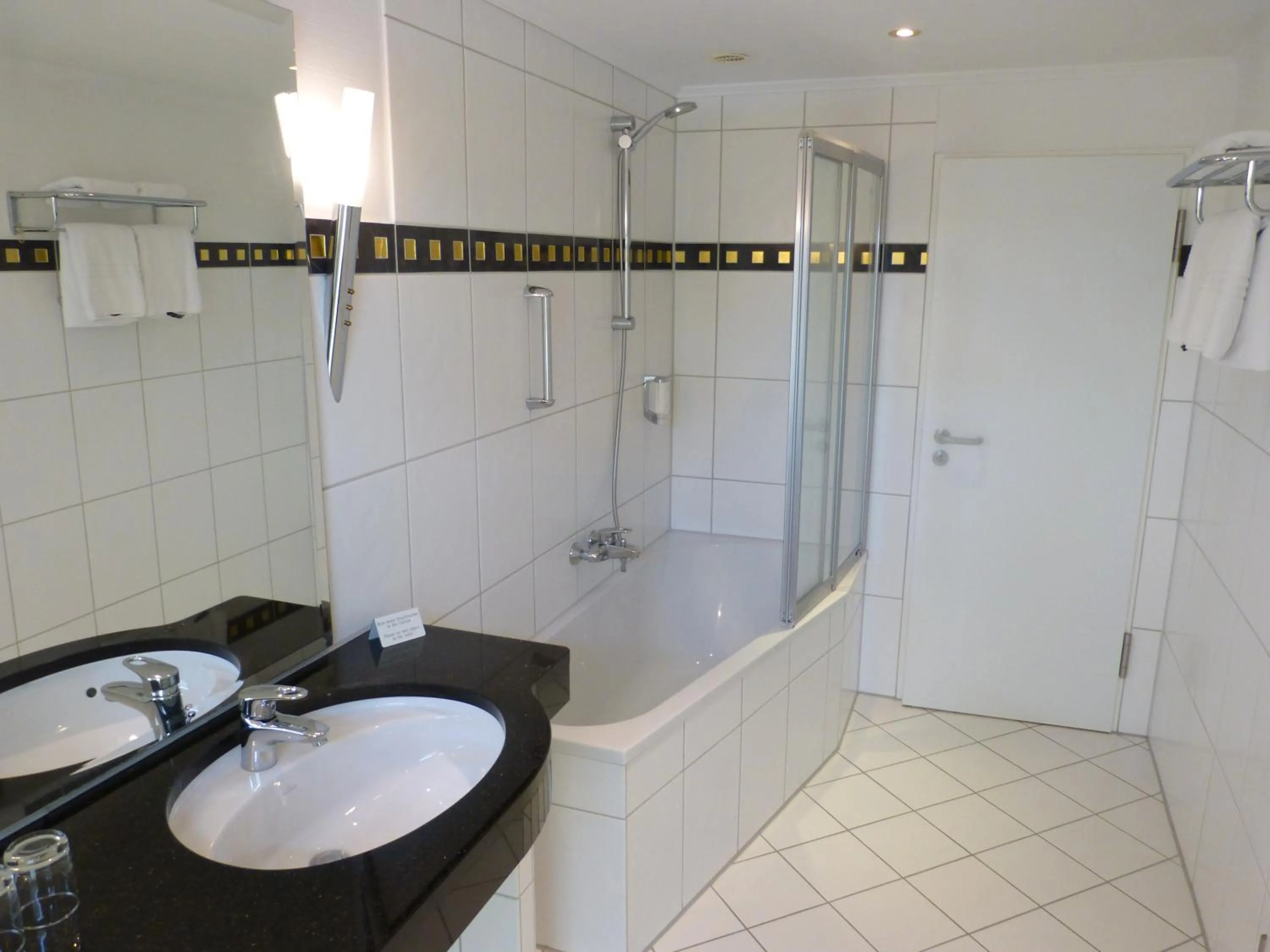 Bathroom in Hotel Roshop