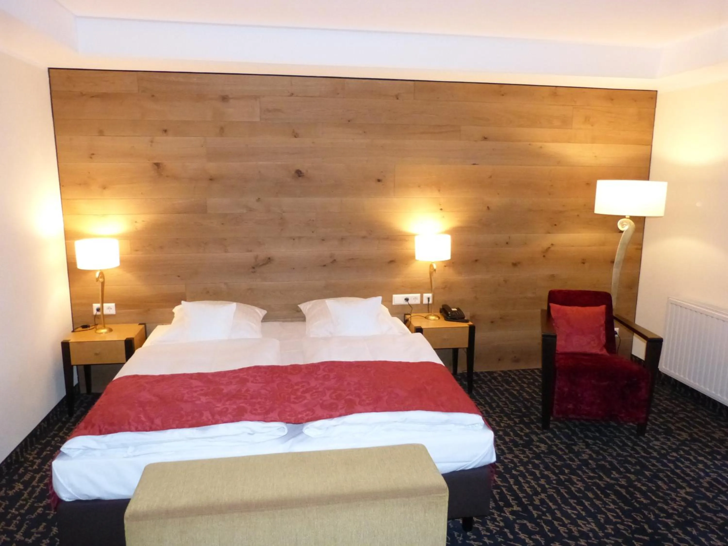 Photo of the whole room, Bed in Hotel Roshop