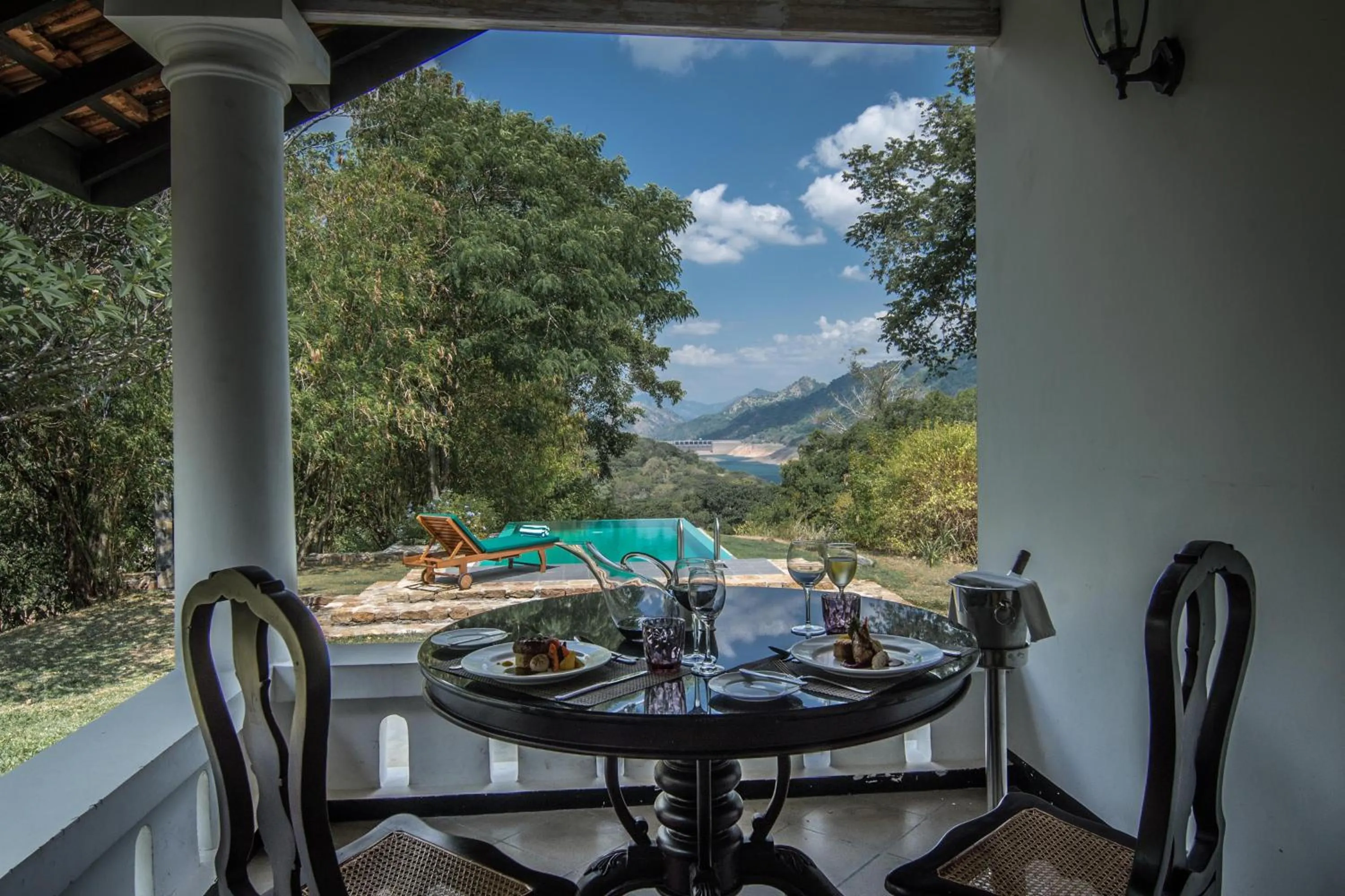 Continental breakfast in Victoria Golf Resort