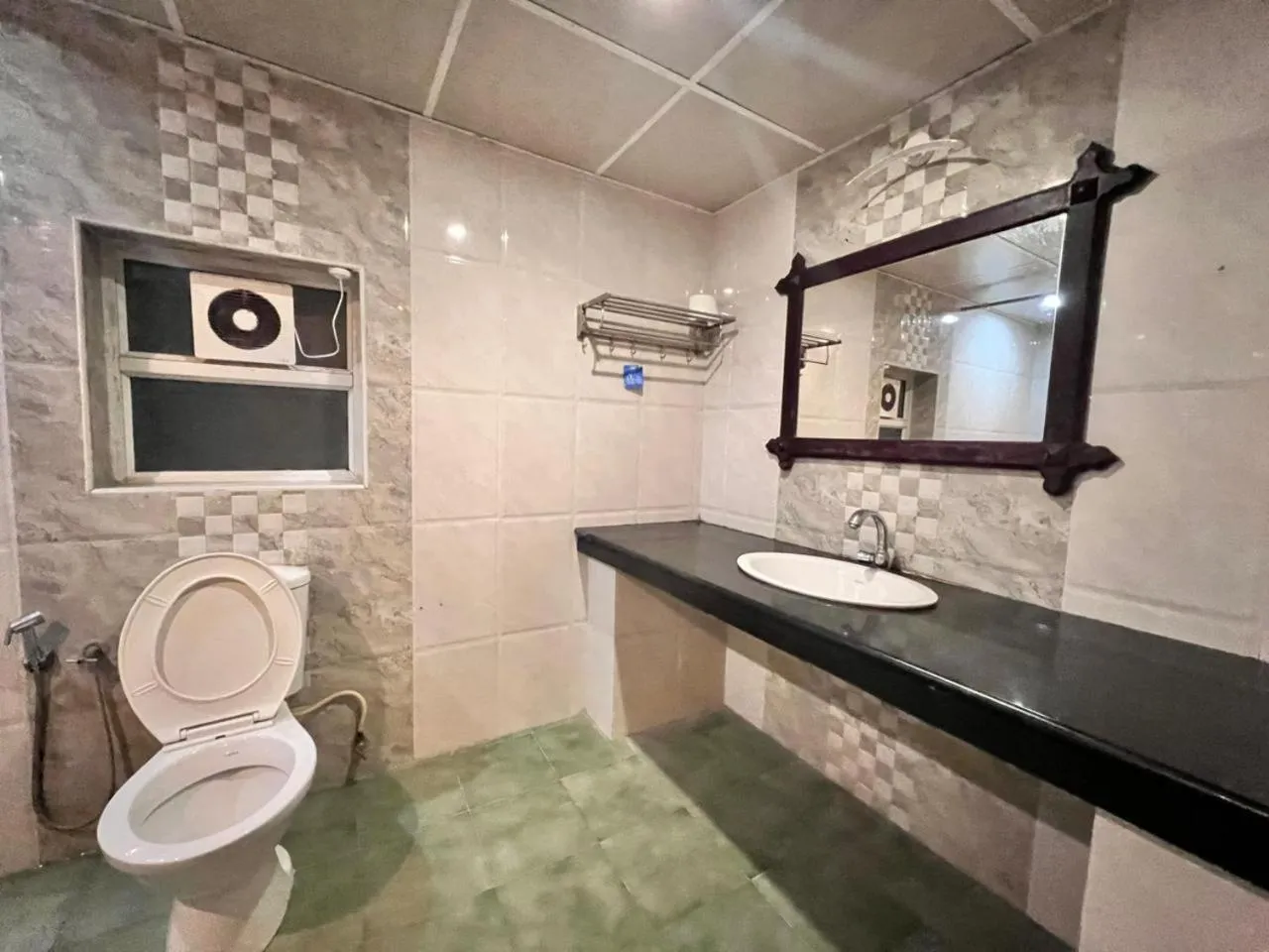 Bathroom in Palm Beach Resort, Alleppey