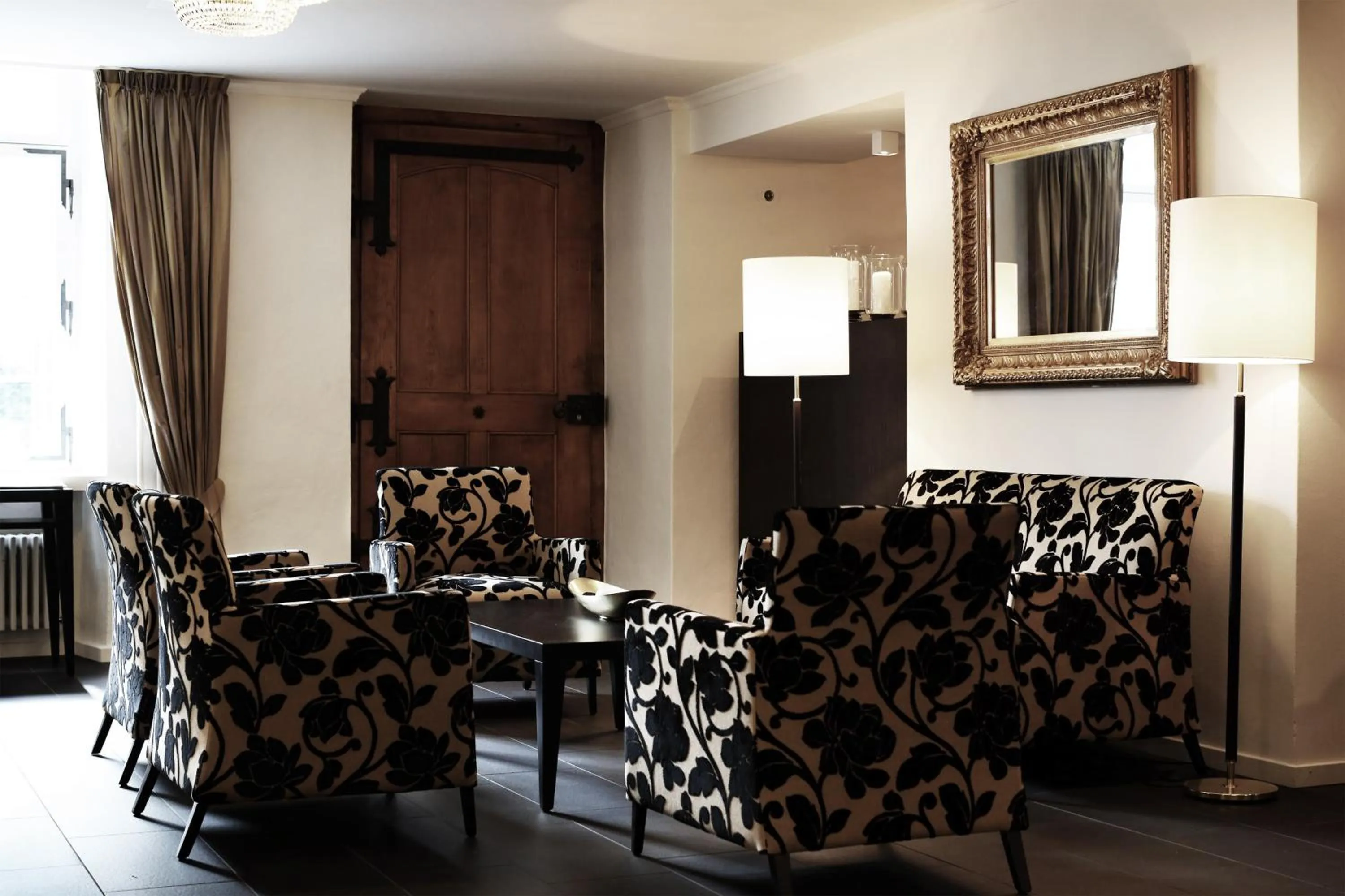 Lobby or reception in Hotel Schloss Hünigen