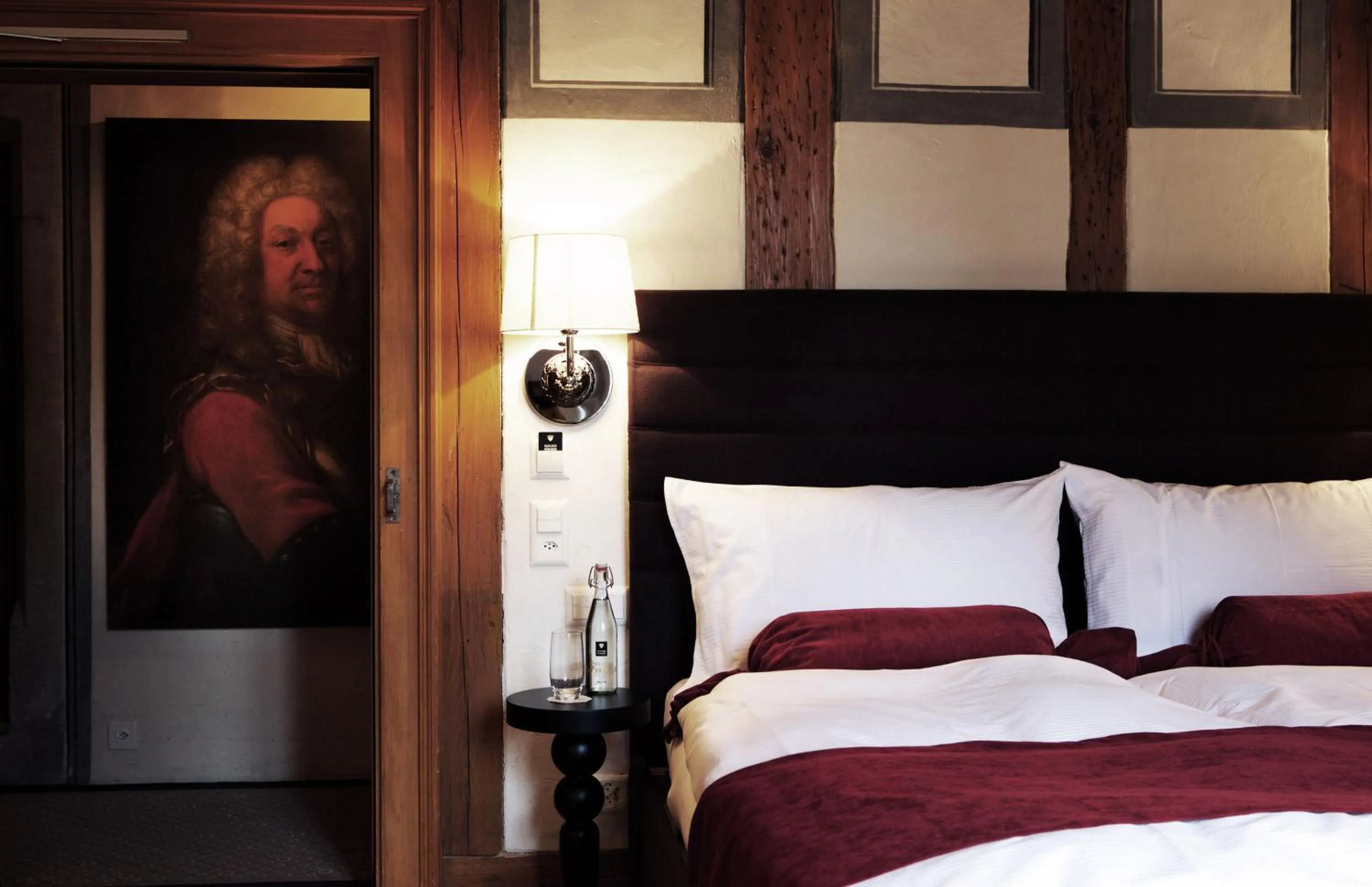 Bed in Hotel Schloss Hünigen