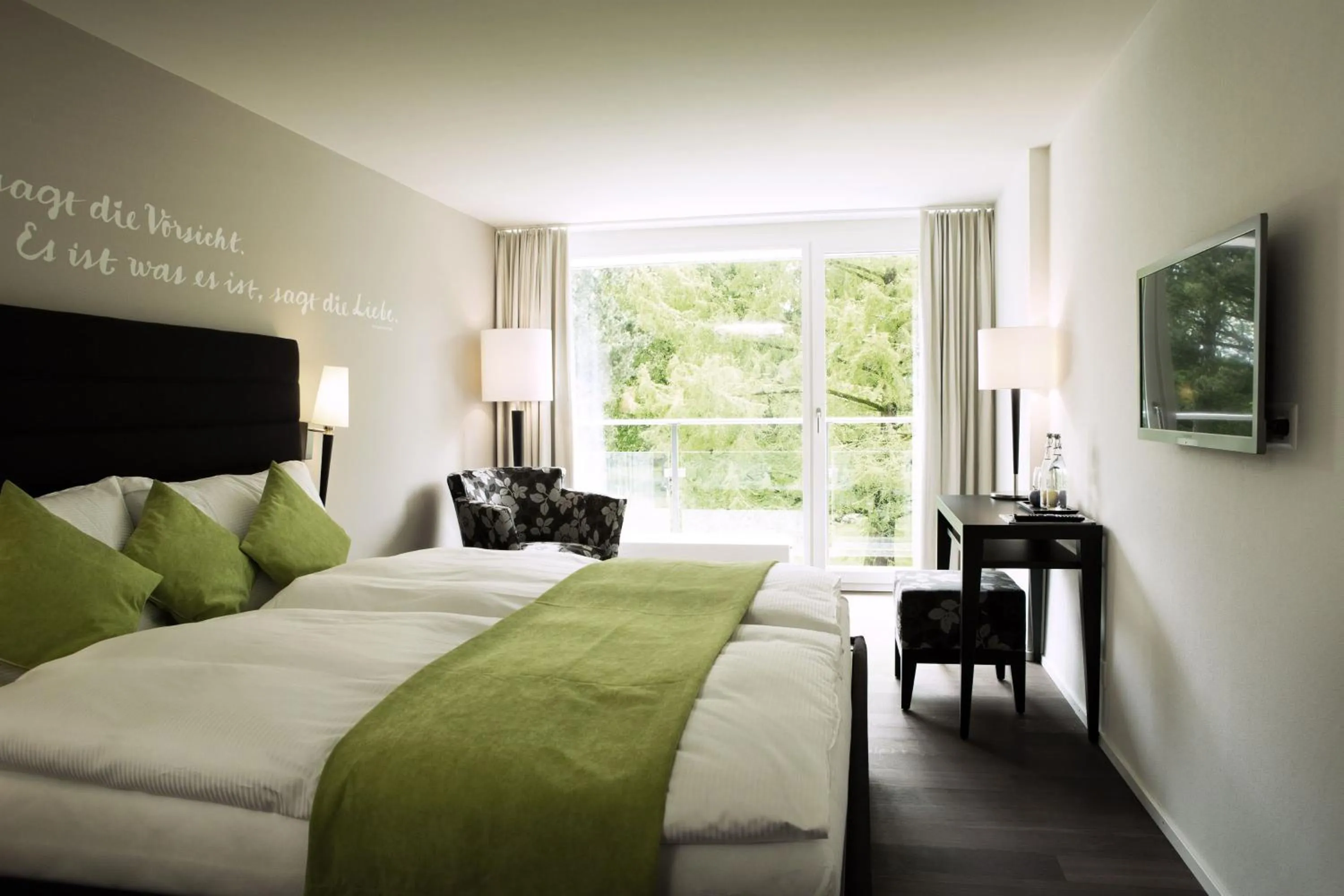 Bed in Hotel Schloss Hünigen