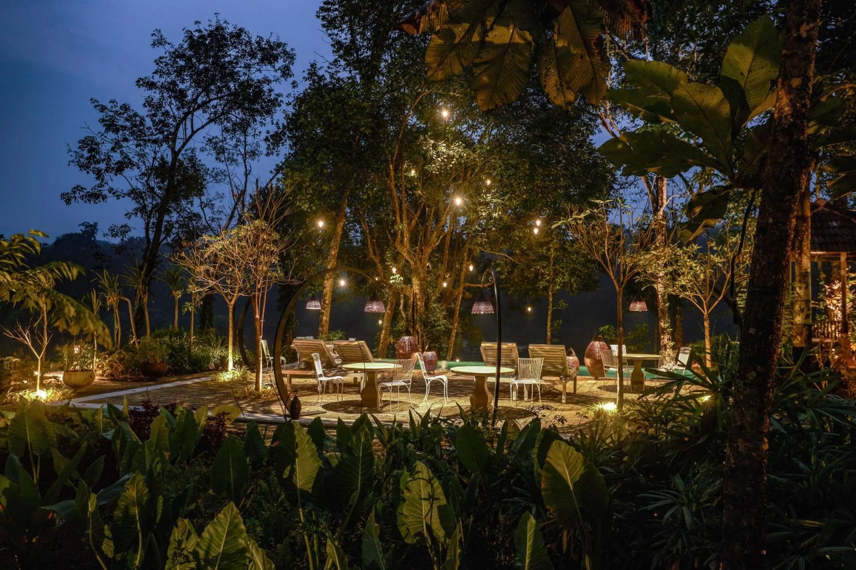 Restaurant/places to eat in Periyar River Lodge