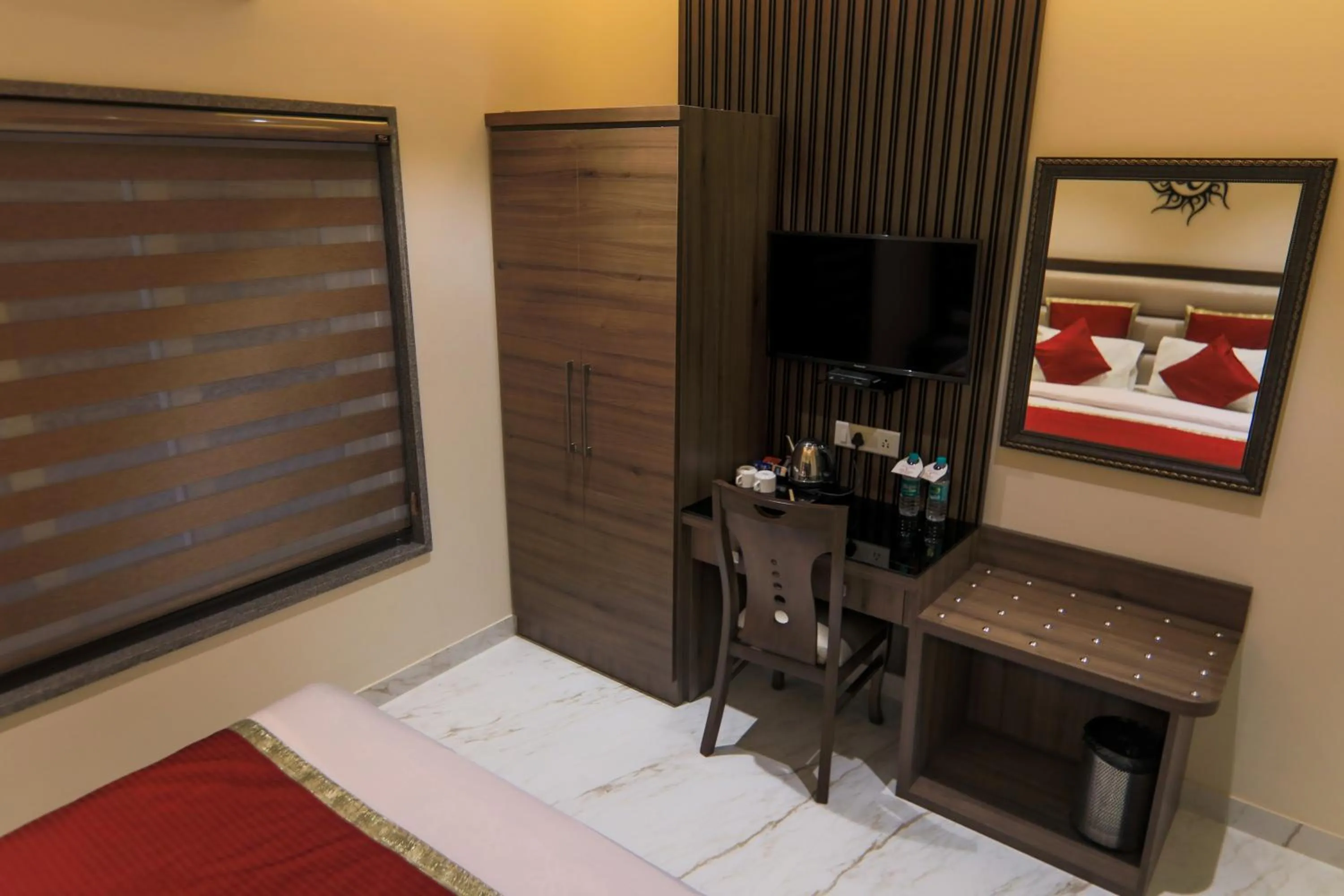 Bedroom, Bed in Vashishth Guest House