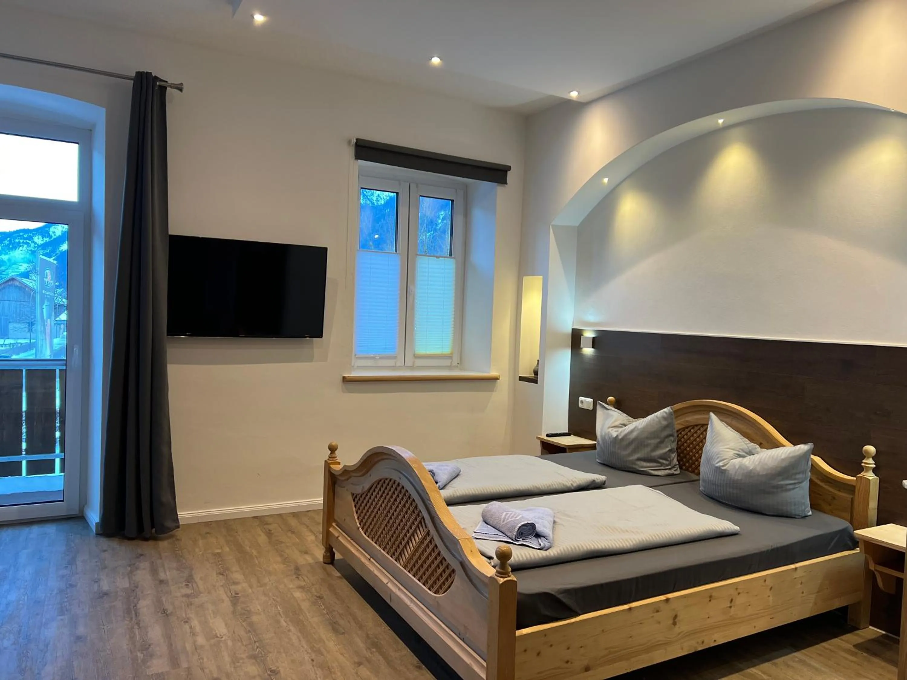 Photo of the whole room, Bed in Gasthof Löwen