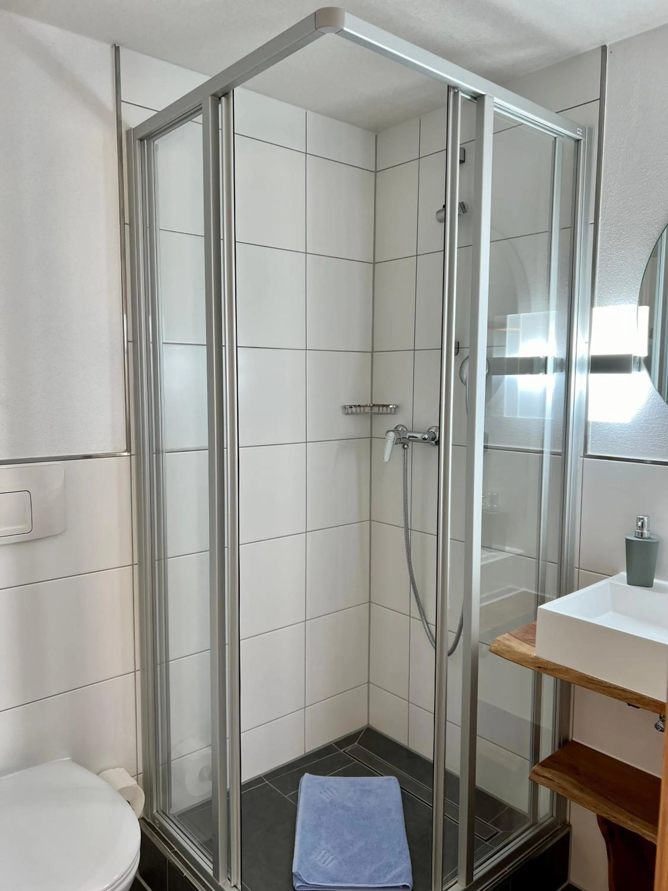 Shower in Gasthof Löwen