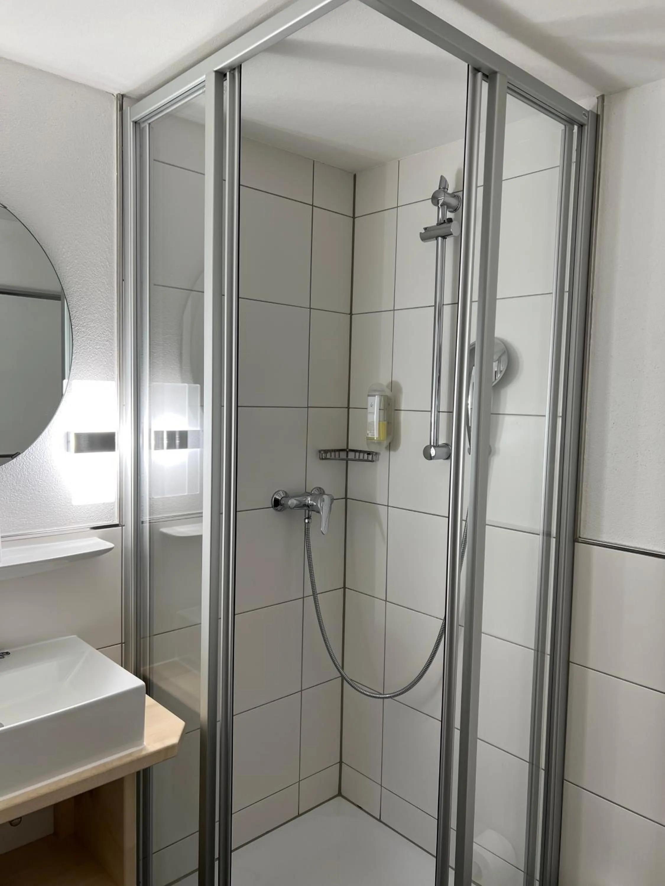 Shower in Gasthof Löwen