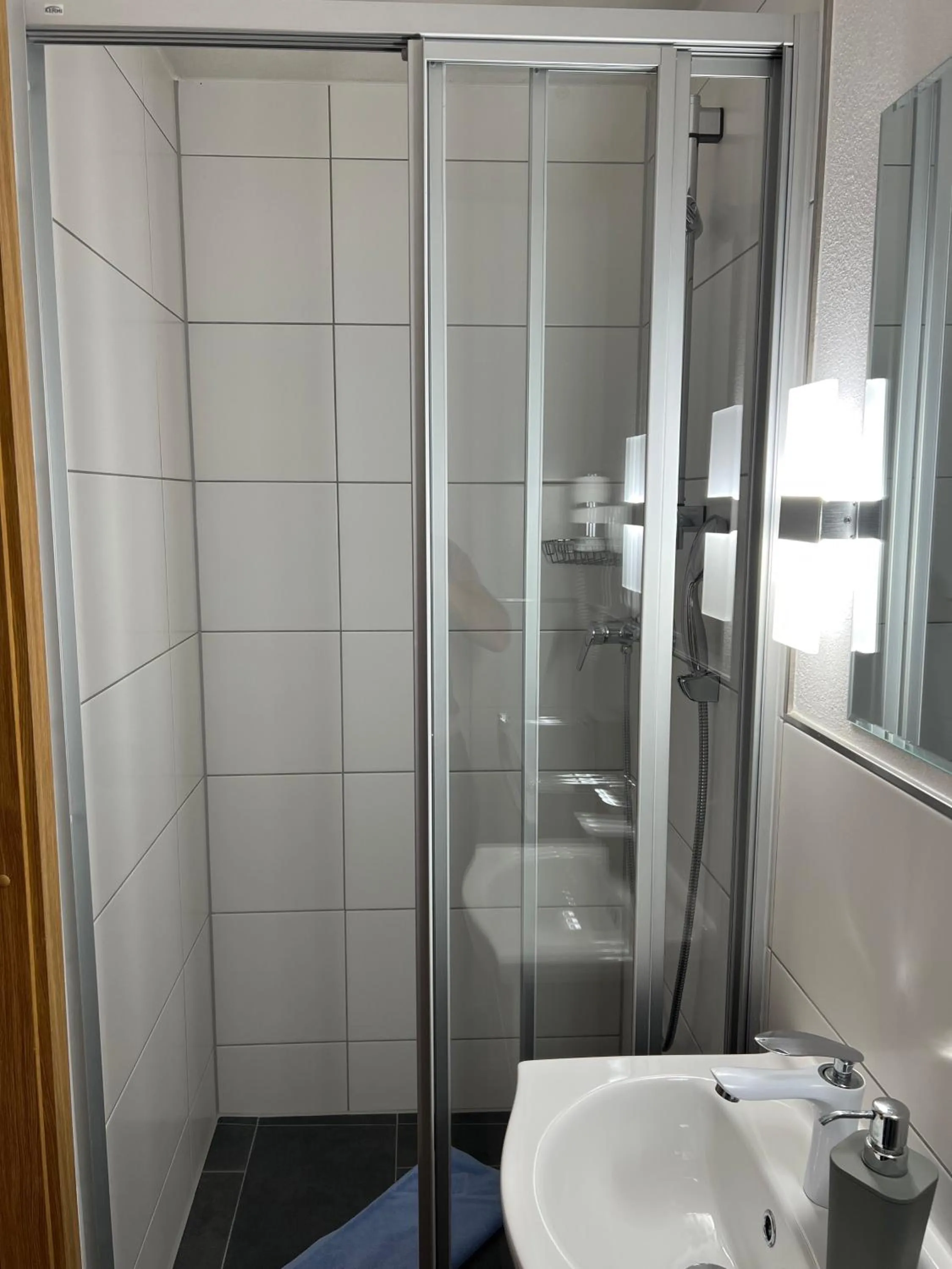 Shower in Gasthof Löwen