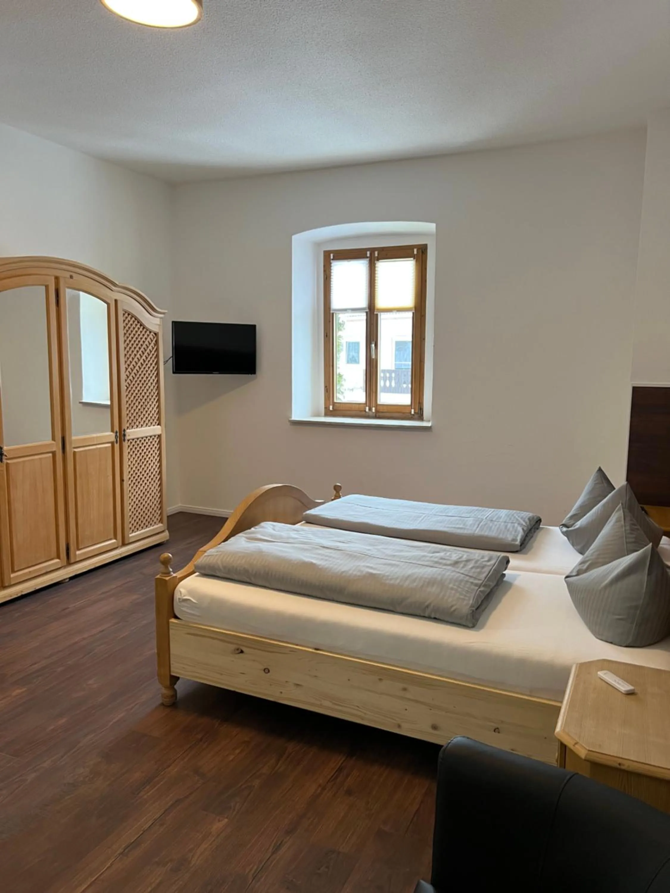Photo of the whole room, Bed in Gasthof Löwen