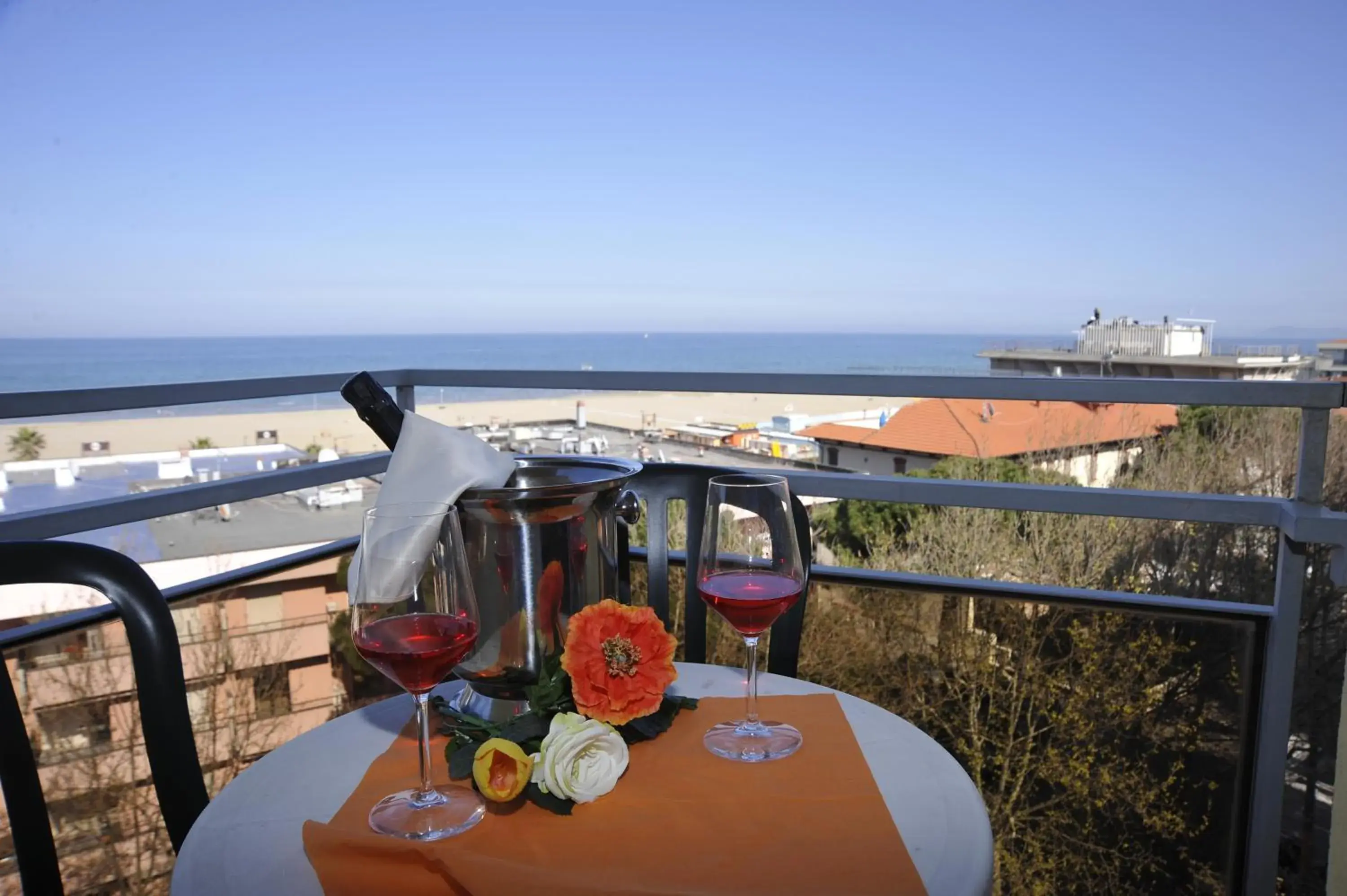 View (from property/room), Balcony/Terrace in Hotel Fantasy