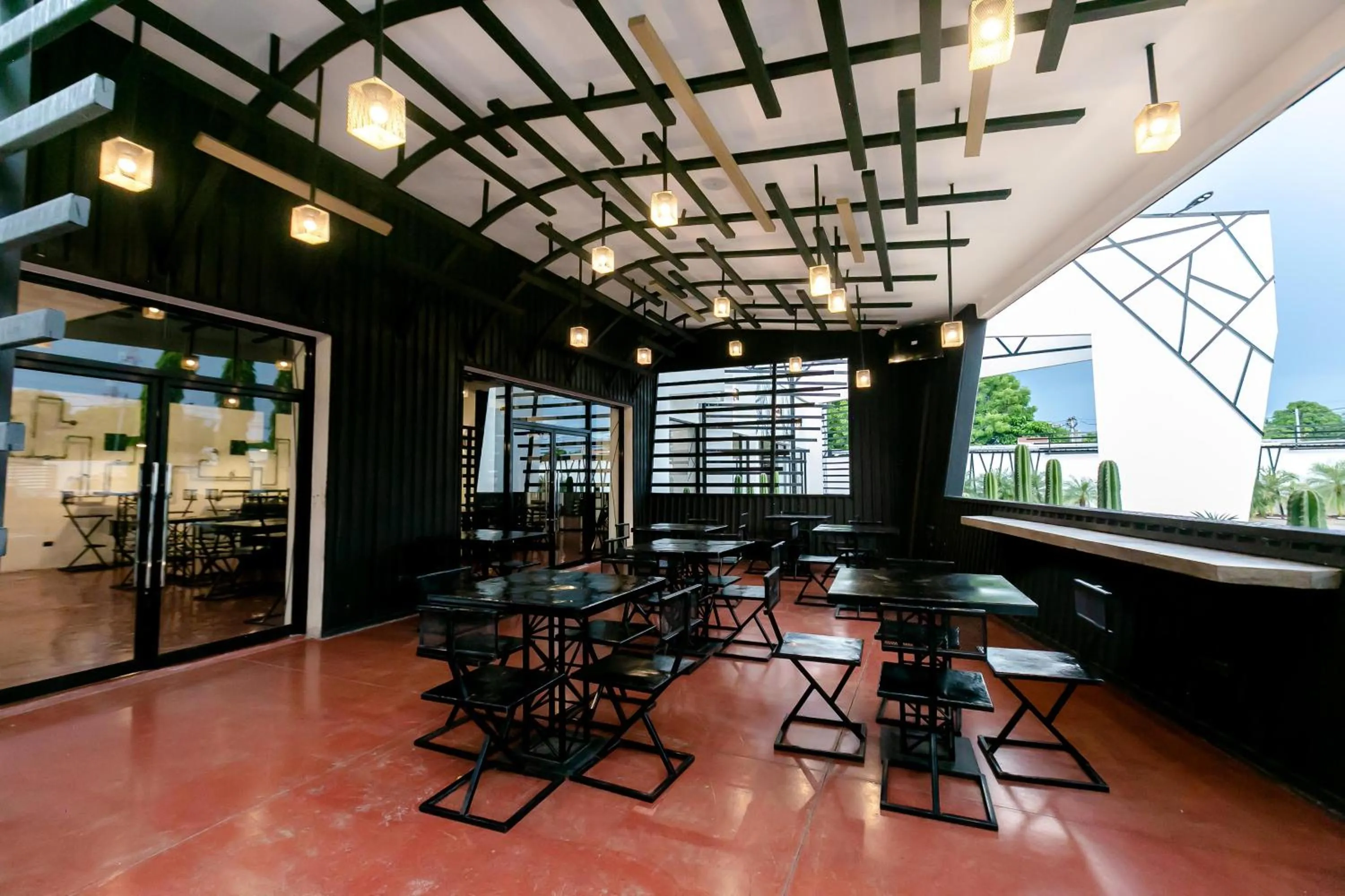 Restaurant/places to eat in D' LA TORRE HOTEL