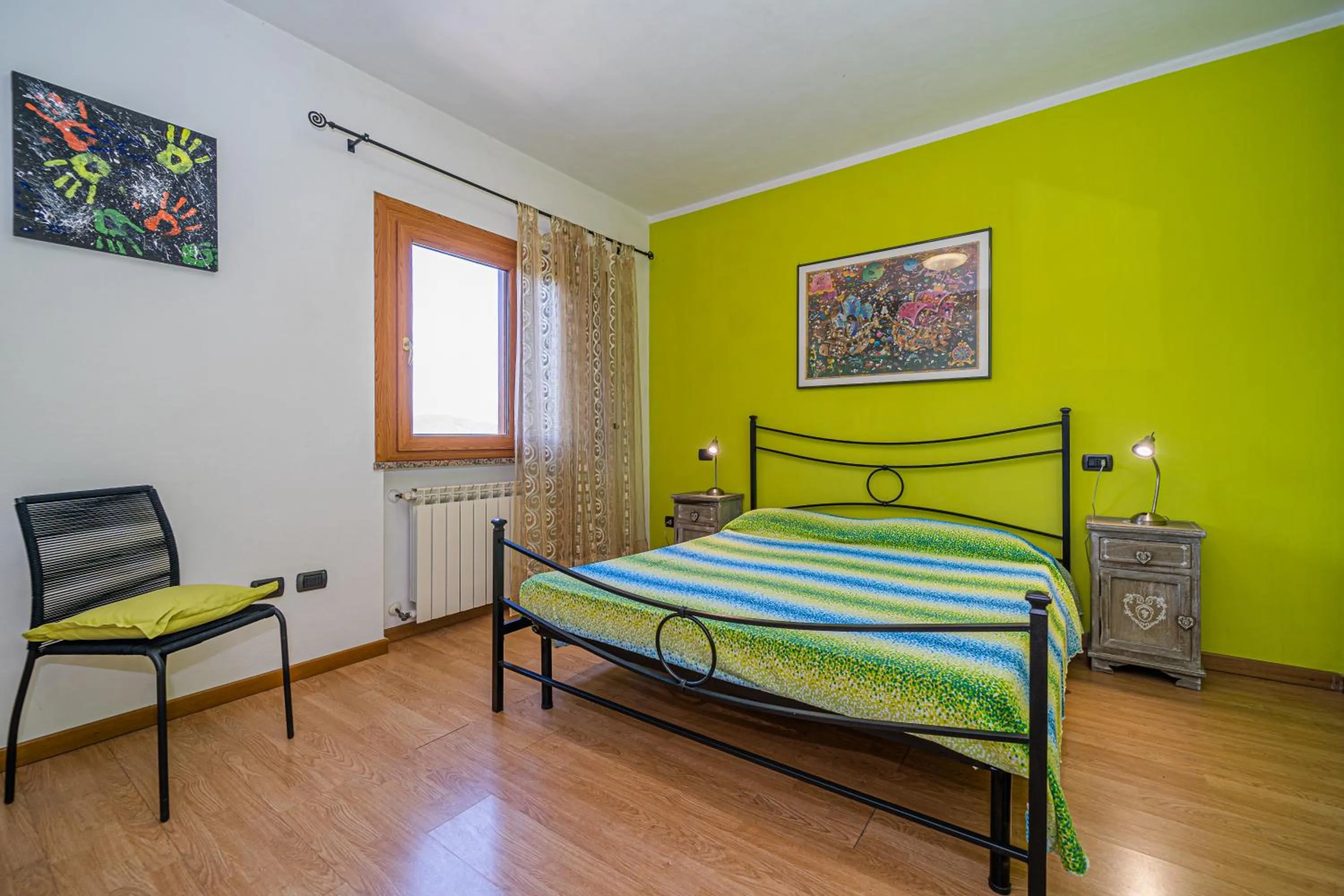 Bed in Master apartment in villa 6 to 8 persons with large private garden