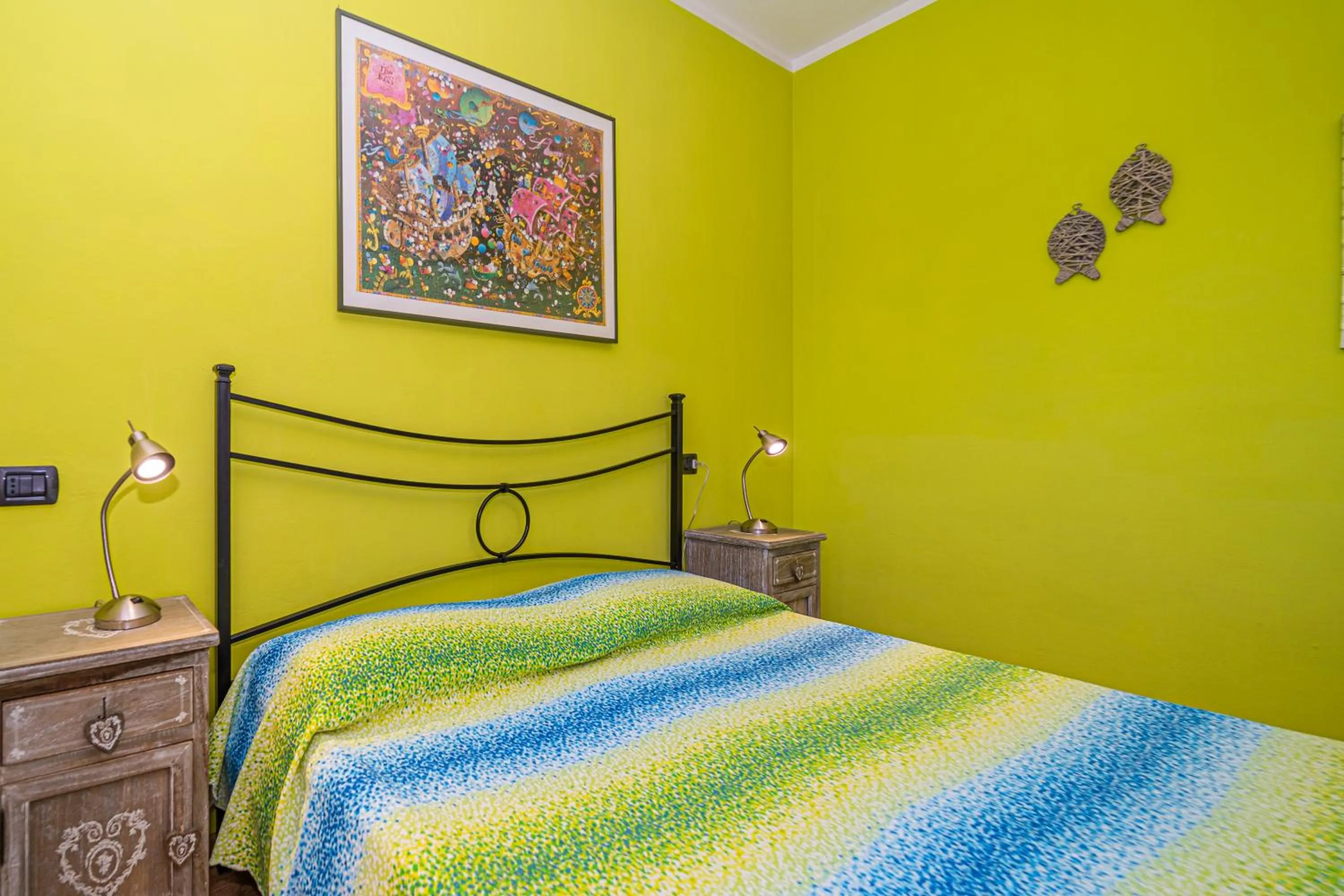 Bed in Master apartment in villa 6 to 8 persons with large private garden