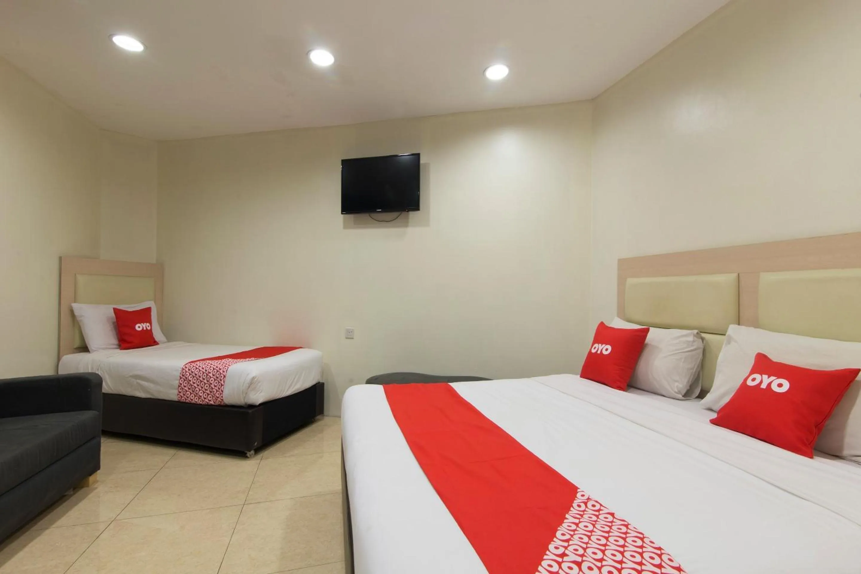 Bedroom, Bed in Hotel O Hotel 916