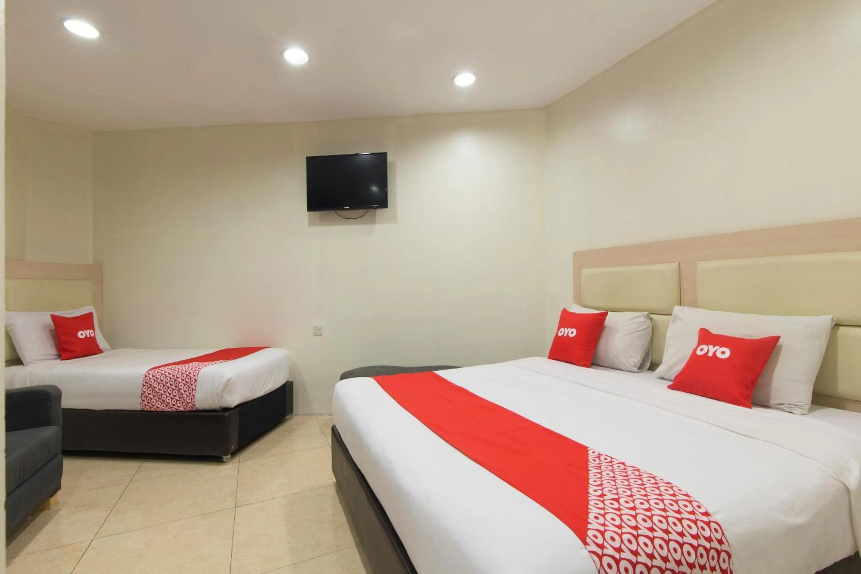 Bedroom, Bed in Hotel O Hotel 916