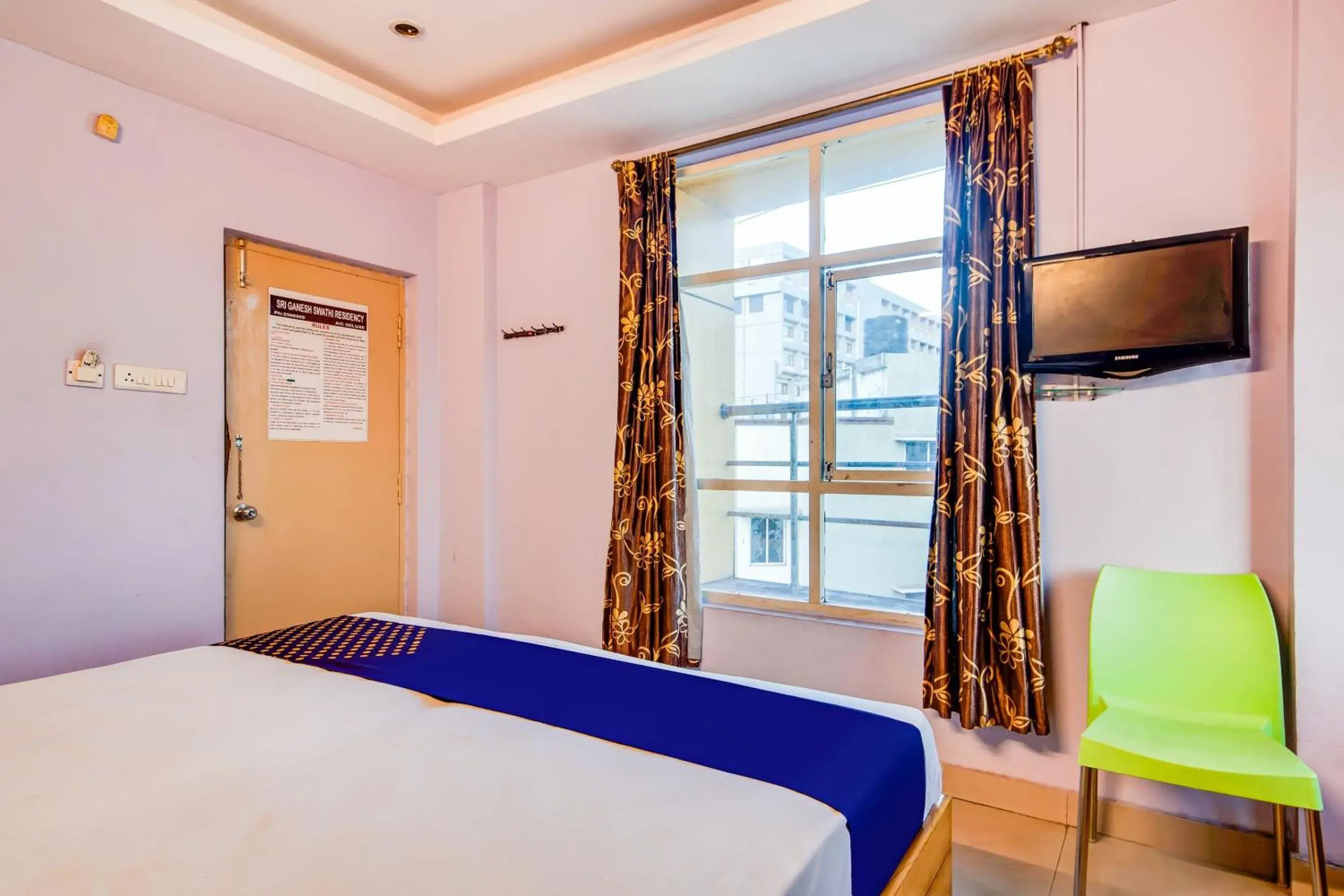 Standard Double Room - single occupancy in SPOT ON SGS RESIDENCY Standard Double Room - single occupancy in SPOT ON SGS RESIDENCY