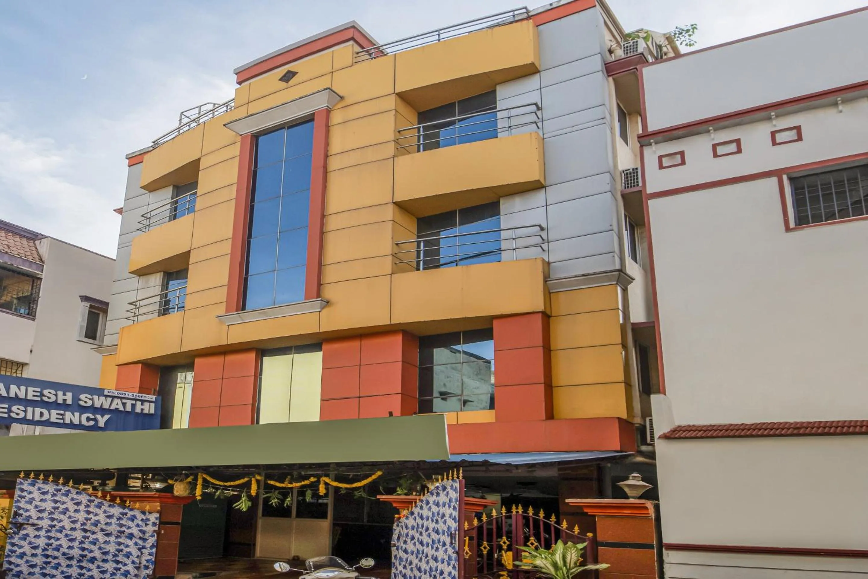 Facade/entrance in SPOT ON SGS RESIDENCY