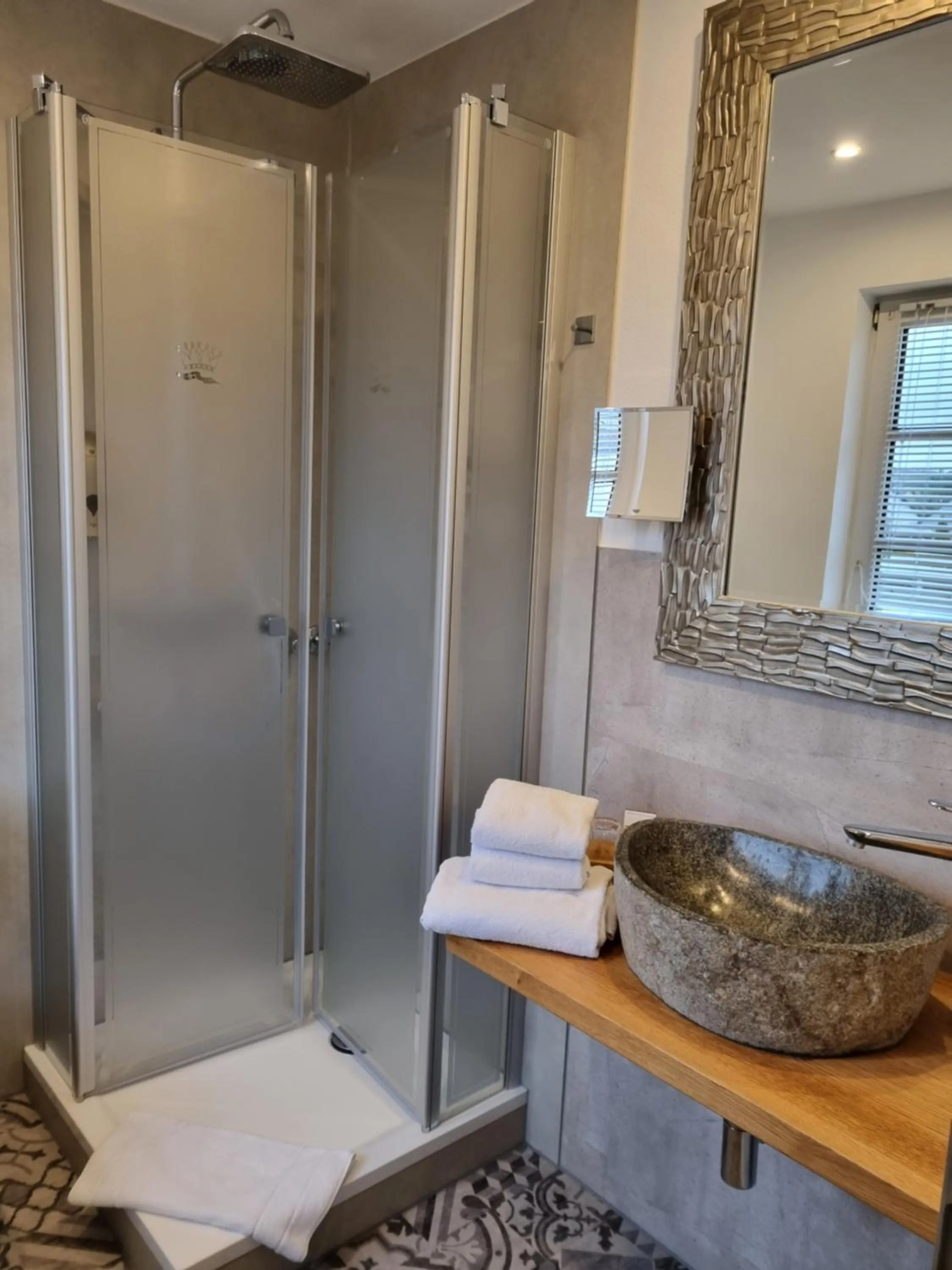 Bathroom in Landhotel Zum Kronprinzen