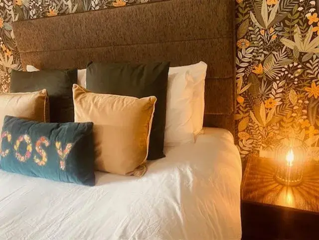 River view, Bed in Sutton Staithe Hotel River view, Bed in Sutton Staithe Hotel