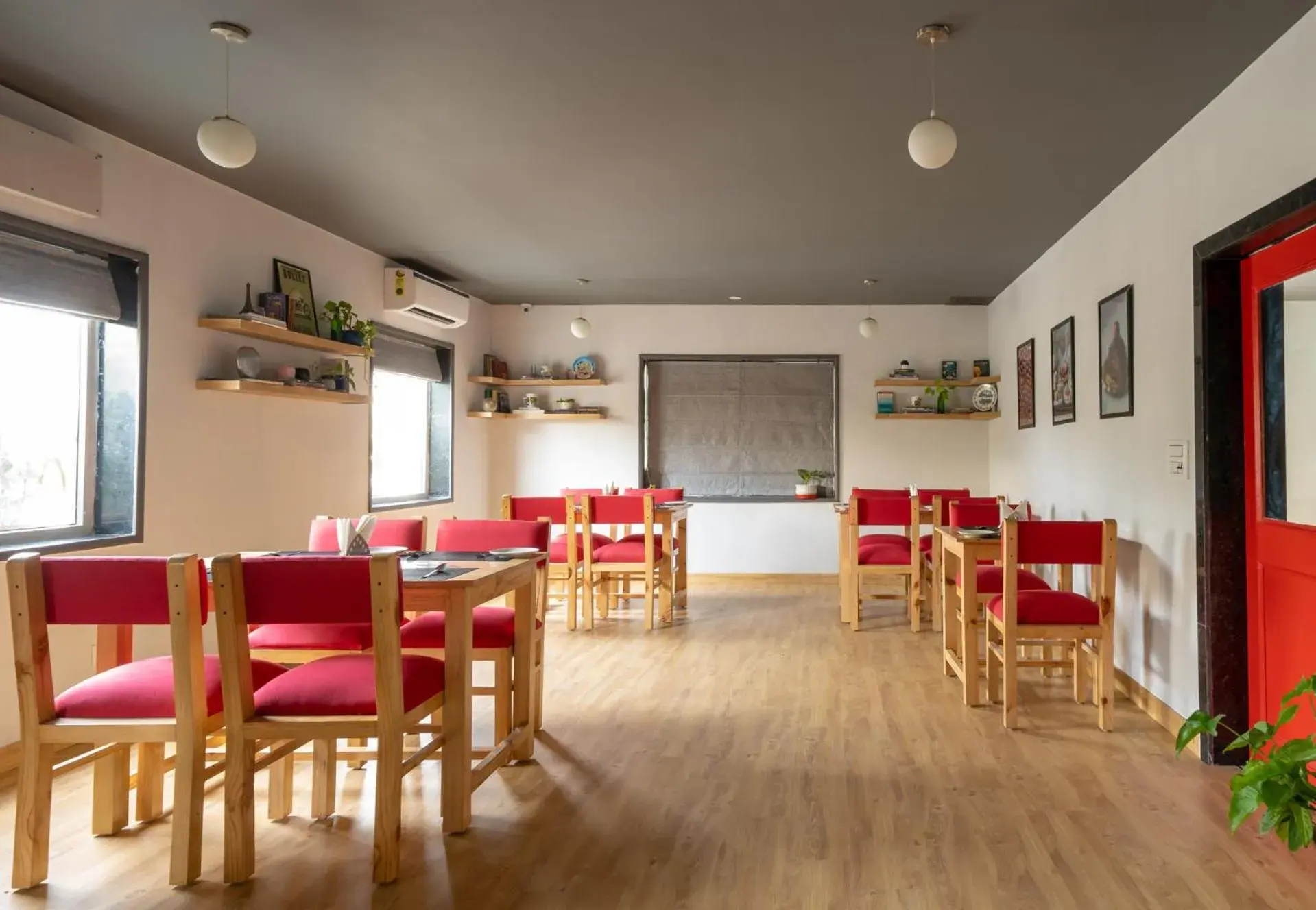 Restaurant/places to eat in Loft 24, Mansarovar Restaurant/places to eat in Loft 24, Mansarovar