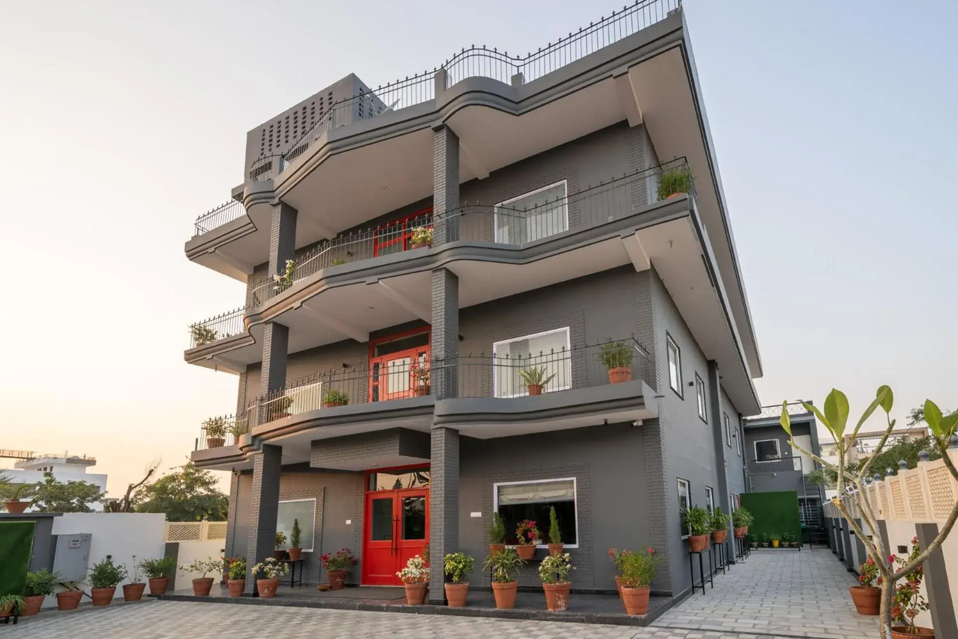 Property building in Loft 24, Mansarovar Property building in Loft 24, Mansarovar