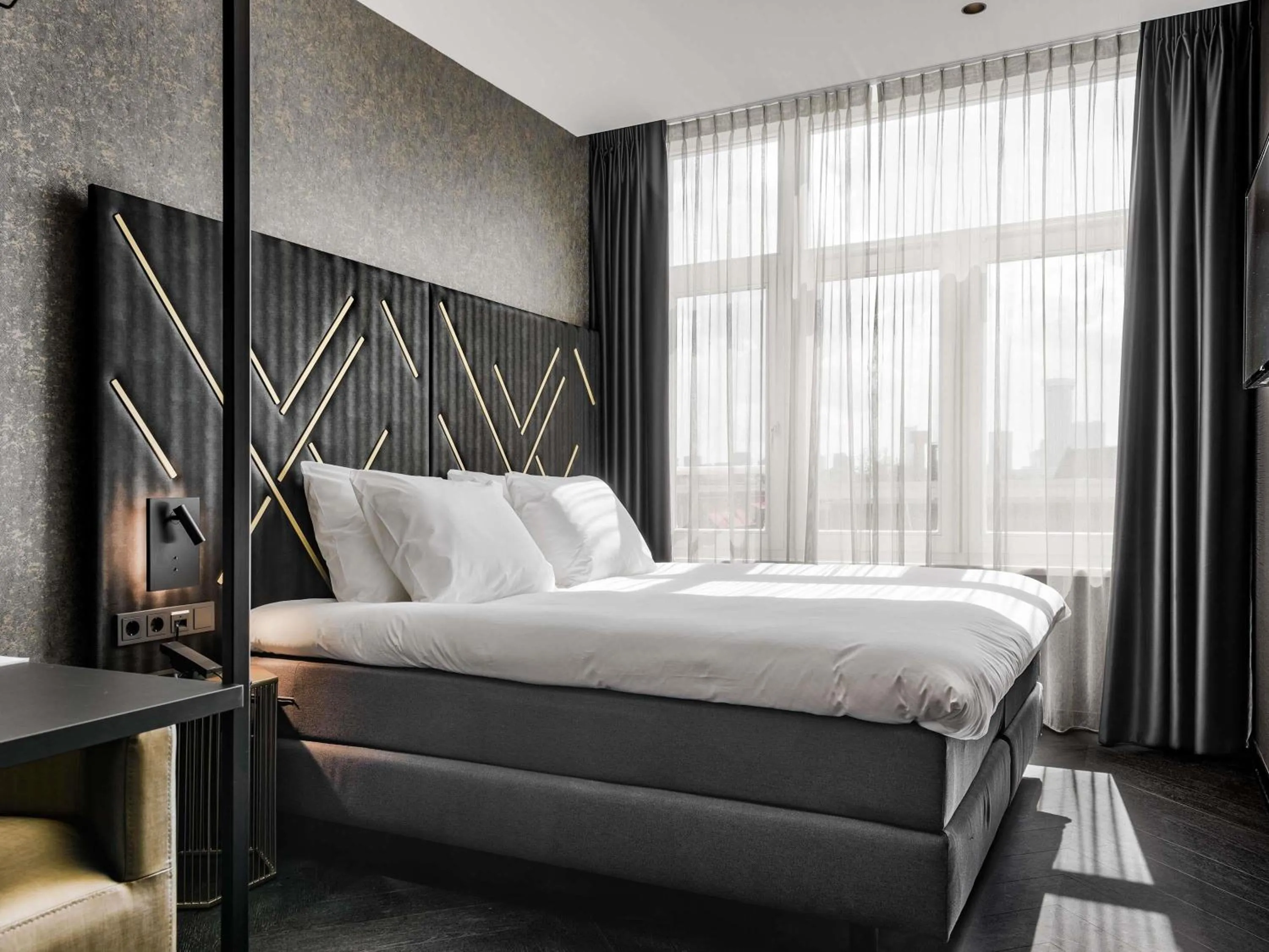 Bedroom, Bed in Le Marin Hotel Rotterdam City - Handwritten Collection