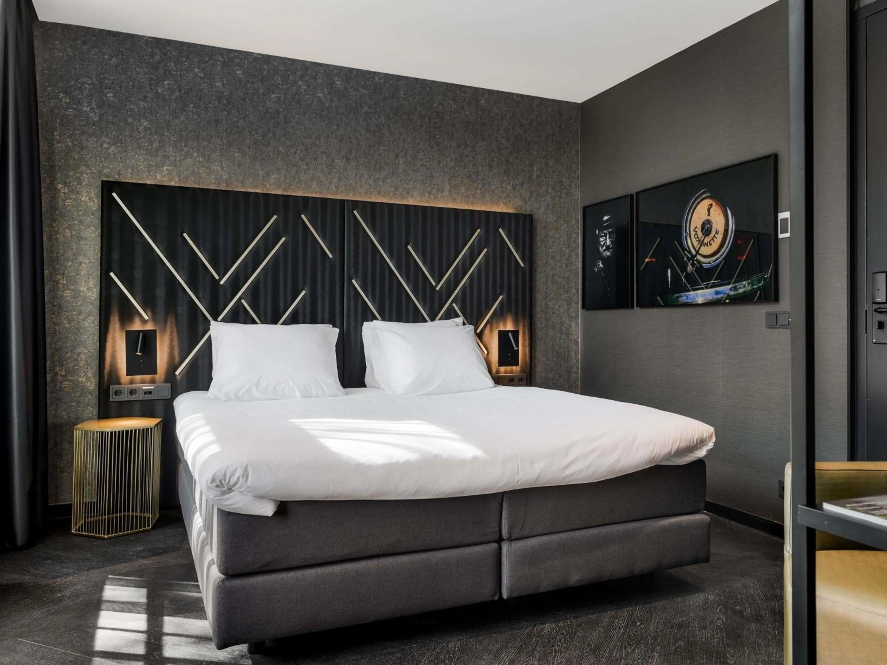 Bedroom, Bed in Le Marin Hotel Rotterdam City - Handwritten Collection