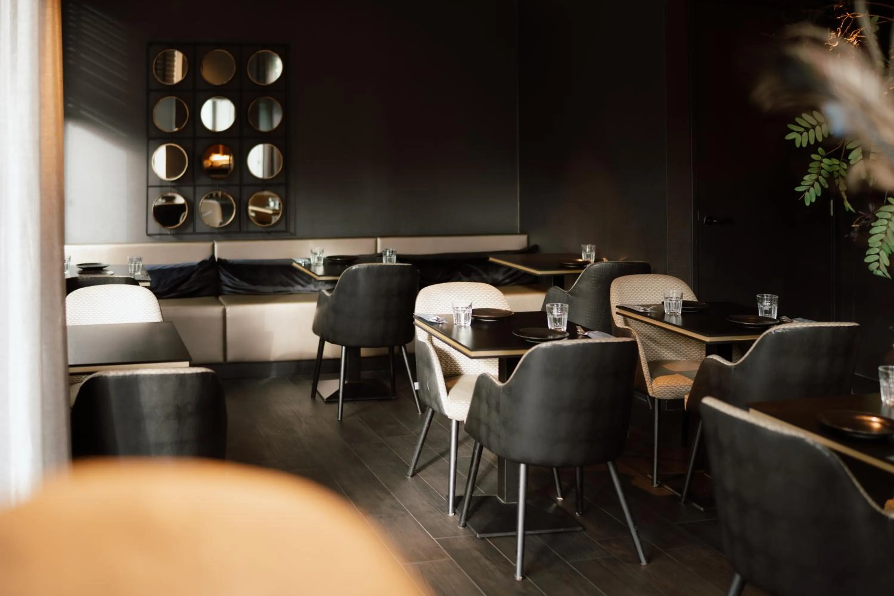 Seating area in Le Marin Hotel Rotterdam City - Handwritten Collection