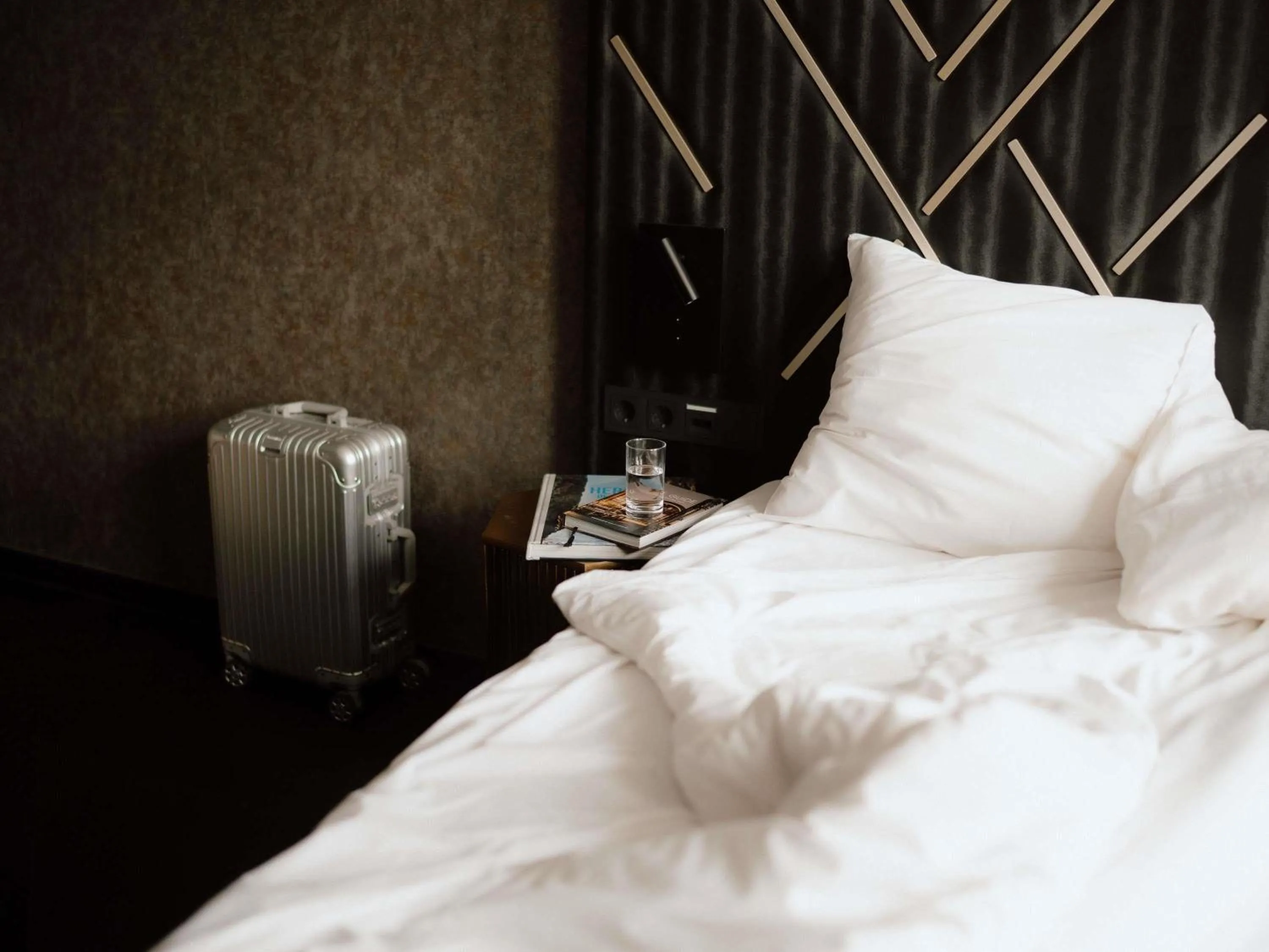 Bedroom, Bed in Le Marin Hotel Rotterdam City - Handwritten Collection