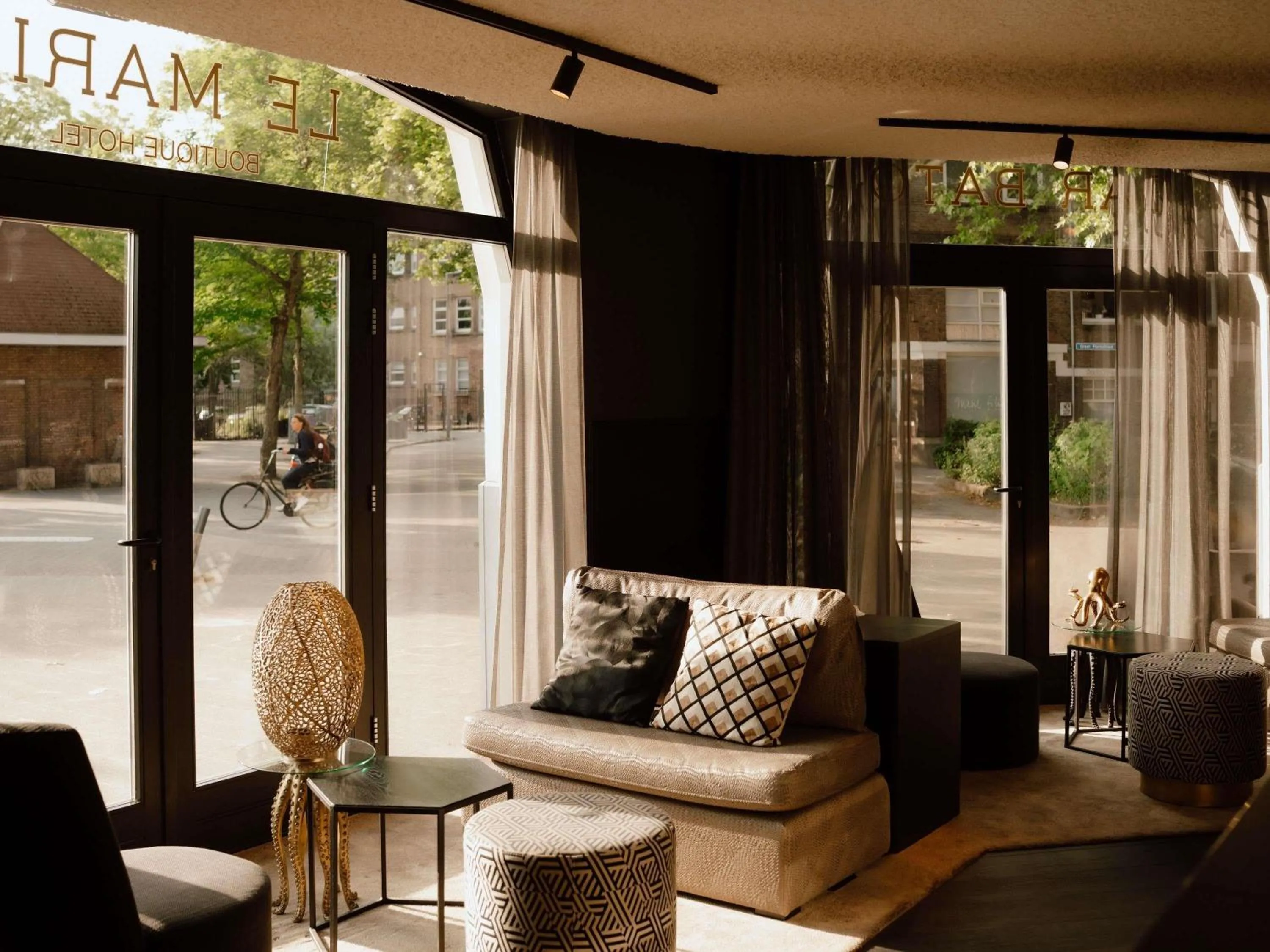 Lounge or bar in Le Marin Hotel Rotterdam City - Handwritten Collection
