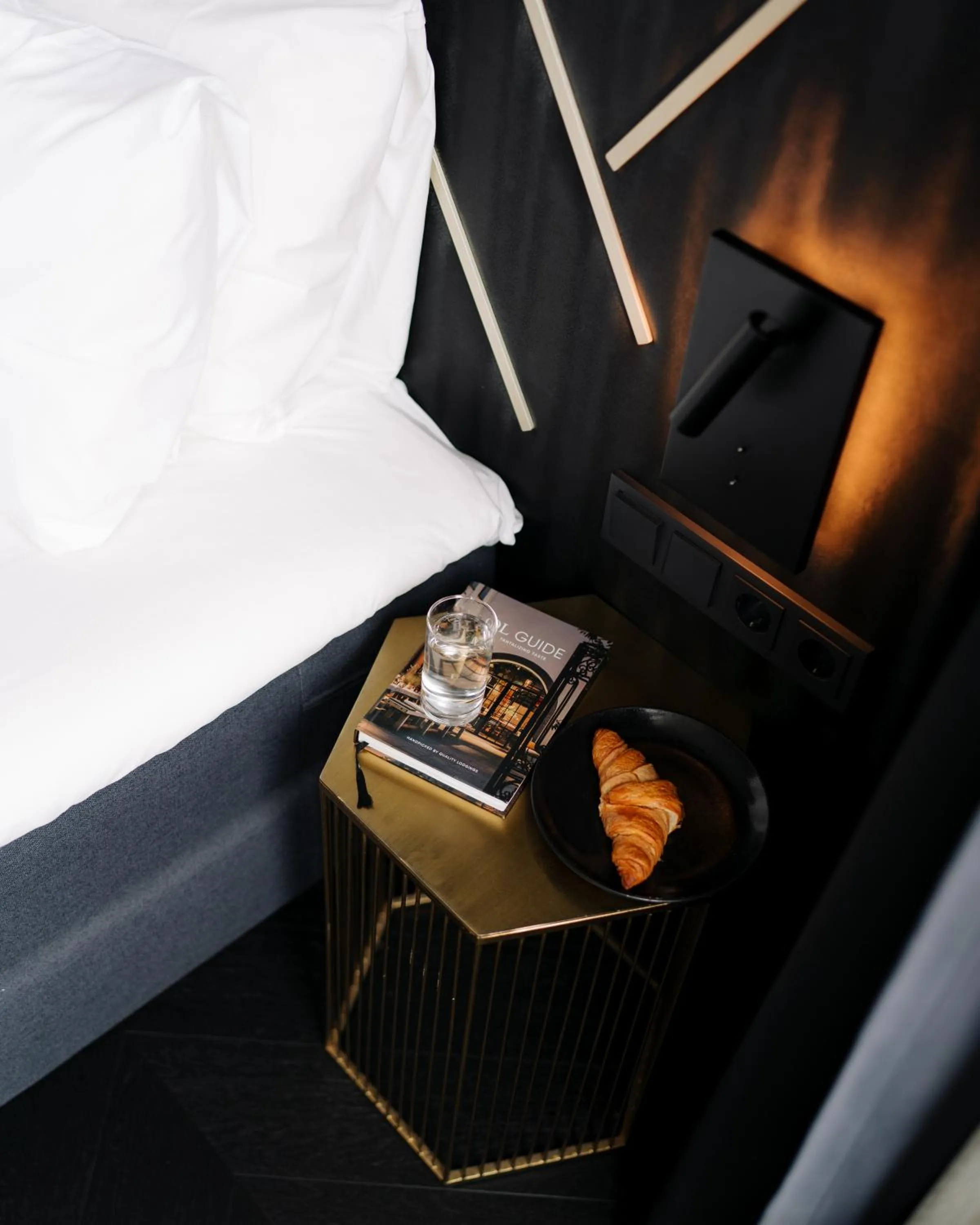 Bed in Le Marin Hotel Rotterdam City - Handwritten Collection