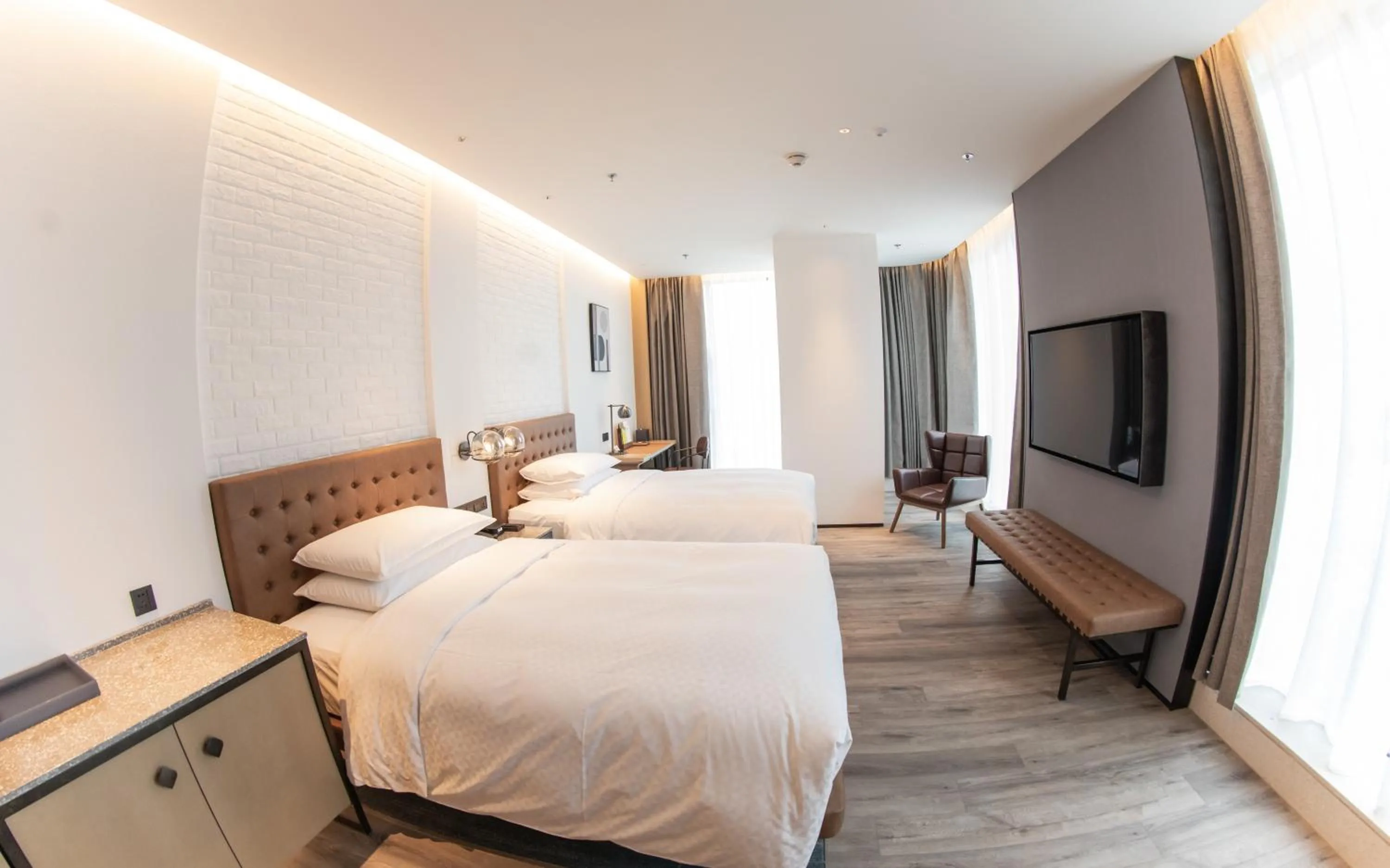 Photo of the whole room in Four Points by Sheraton Shanghai Hongqiao