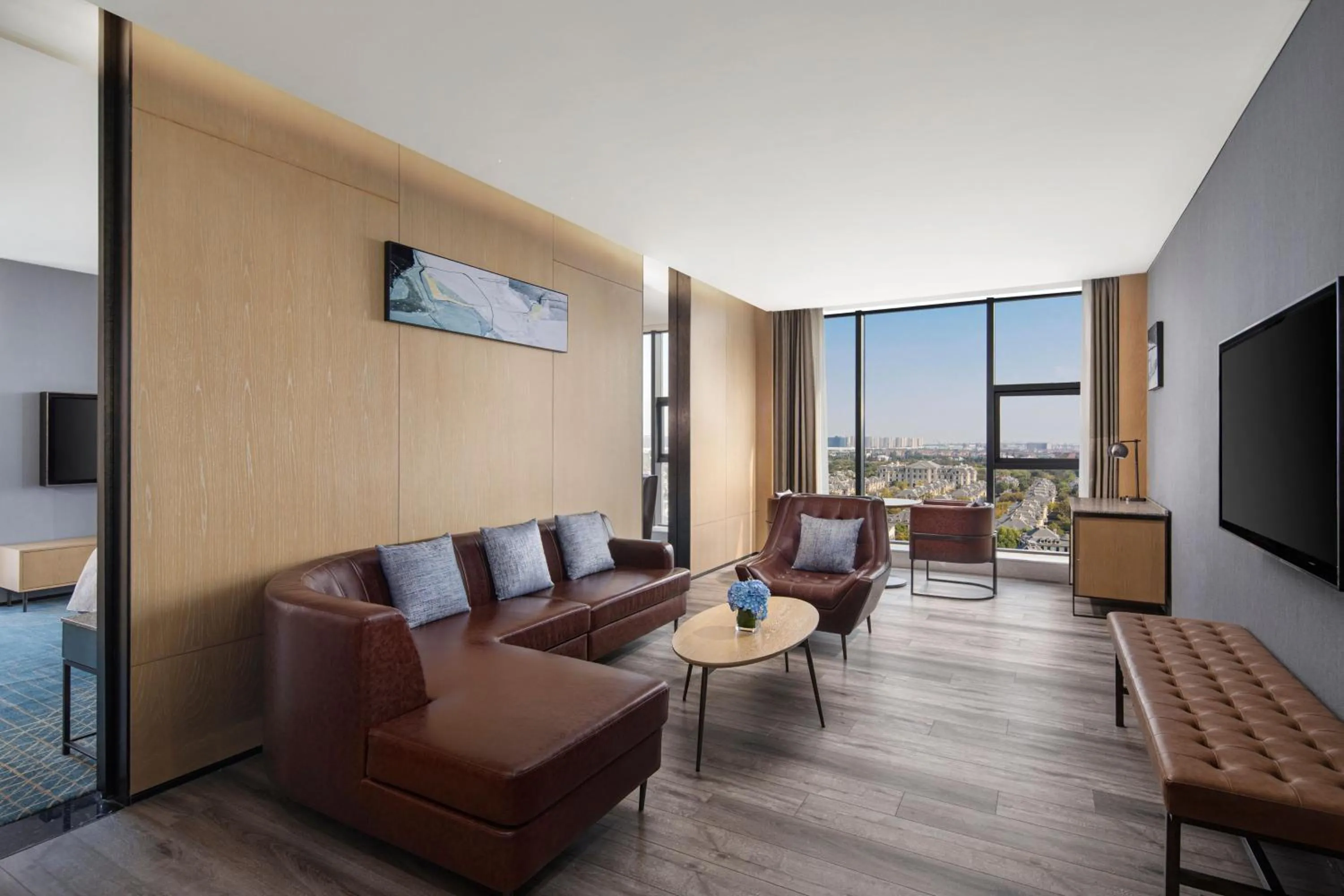 Bedroom in Four Points by Sheraton Shanghai Hongqiao