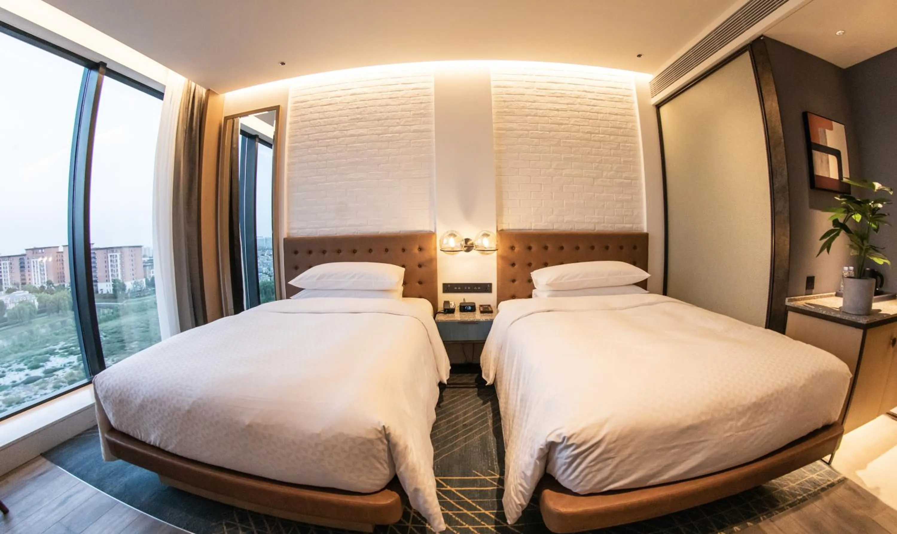 Photo of the whole room in Four Points by Sheraton Shanghai Hongqiao